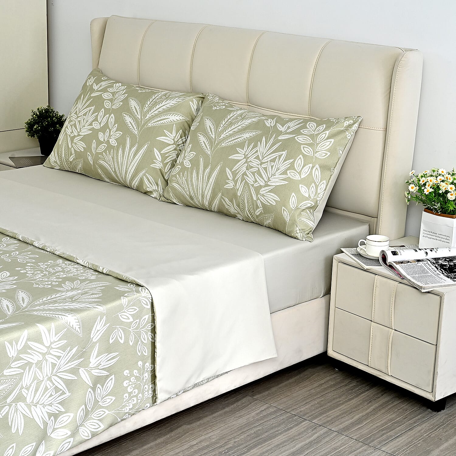 Livemore Set of 4- Reversible Bedding Sheet Set - inc. Deep Fitted Sheet, Duvet Cover & 2 x Pillowcases