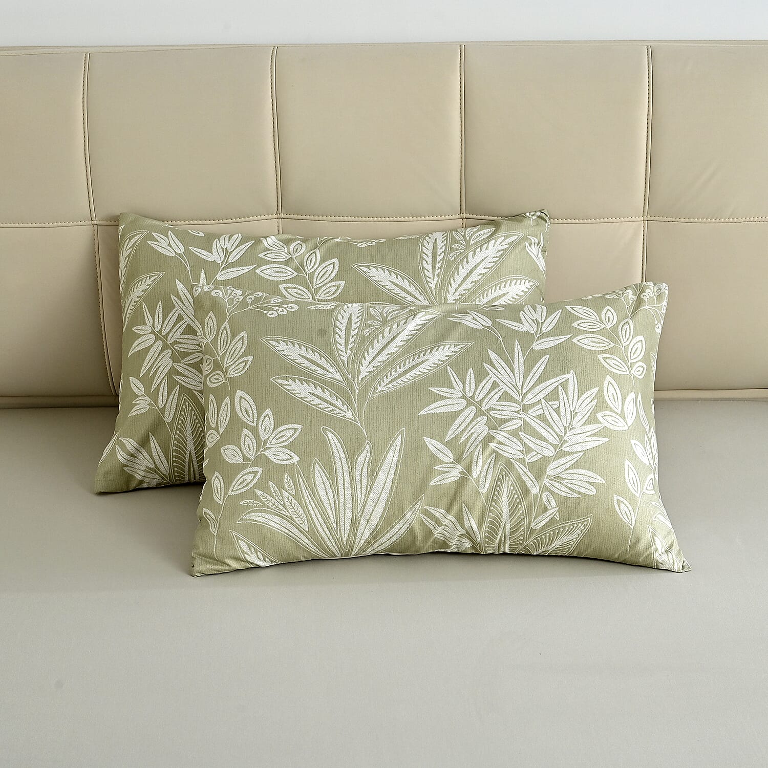 Livemore Set of 4- Reversible Bedding Sheet Set - inc. Deep Fitted Sheet, Duvet Cover & 2 x Pillowcases