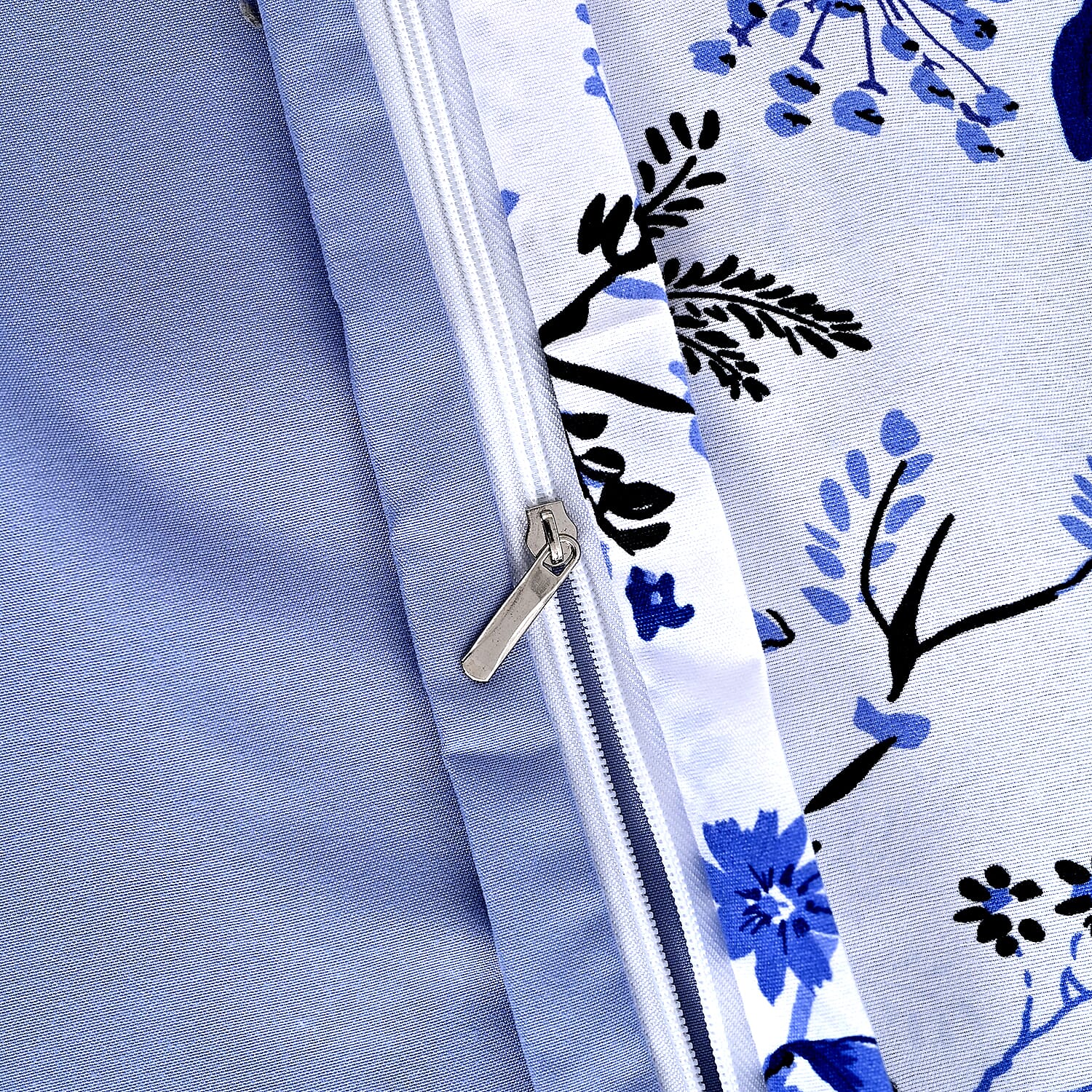 Livemore Set of 4- Reversible Bedding Sheet Set - inc. Deep Fitted Sheet, Duvet Cover & 2 x Pillowcases