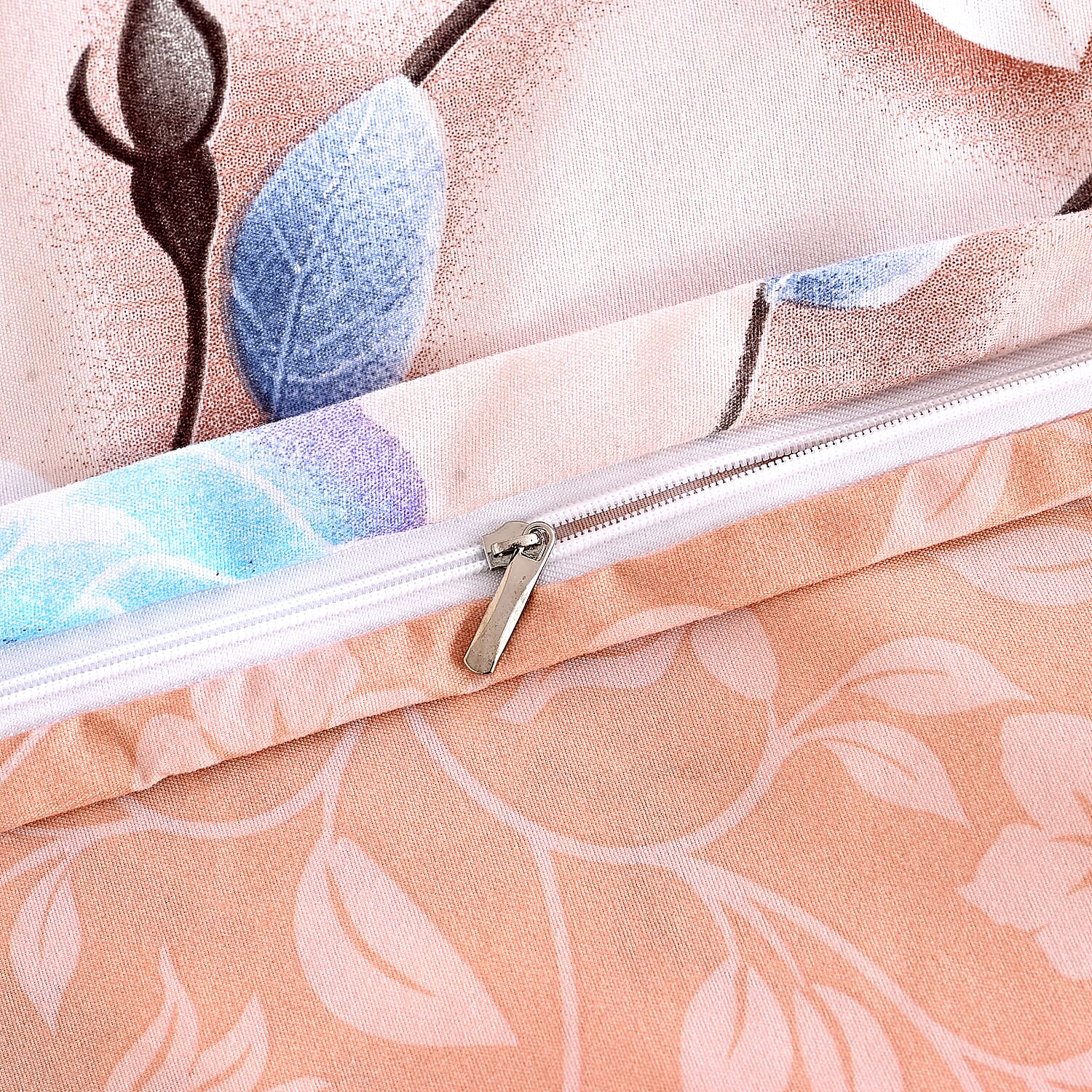 Livemore Set of 4- Reversible Bedding Sheet Set - inc. Deep Fitted Sheet, Duvet Cover & 2 x Pillowcases