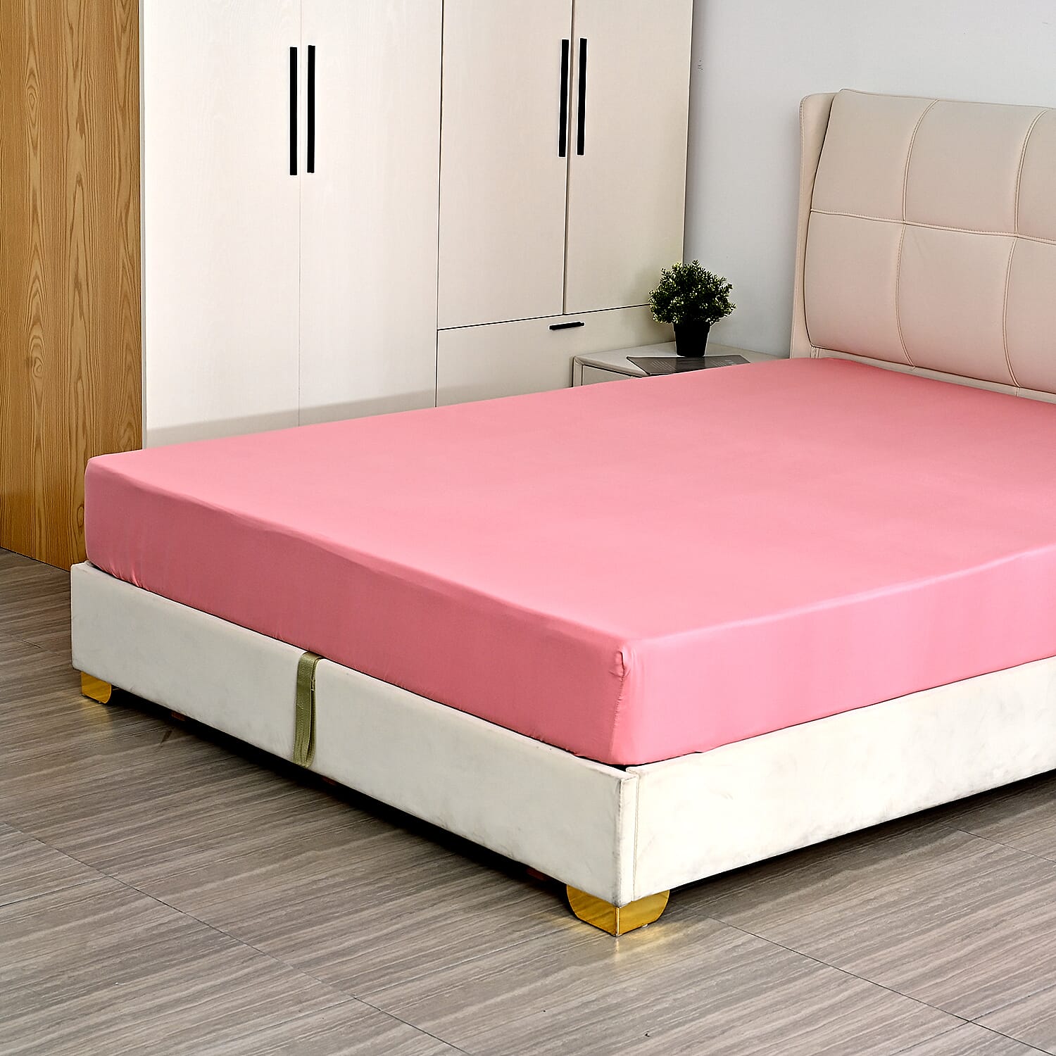 Livemore Set of 4- Reversible Bedding Sheet Set - inc. Deep Fitted Sheet, Duvet Cover & 2 x Pillowcases