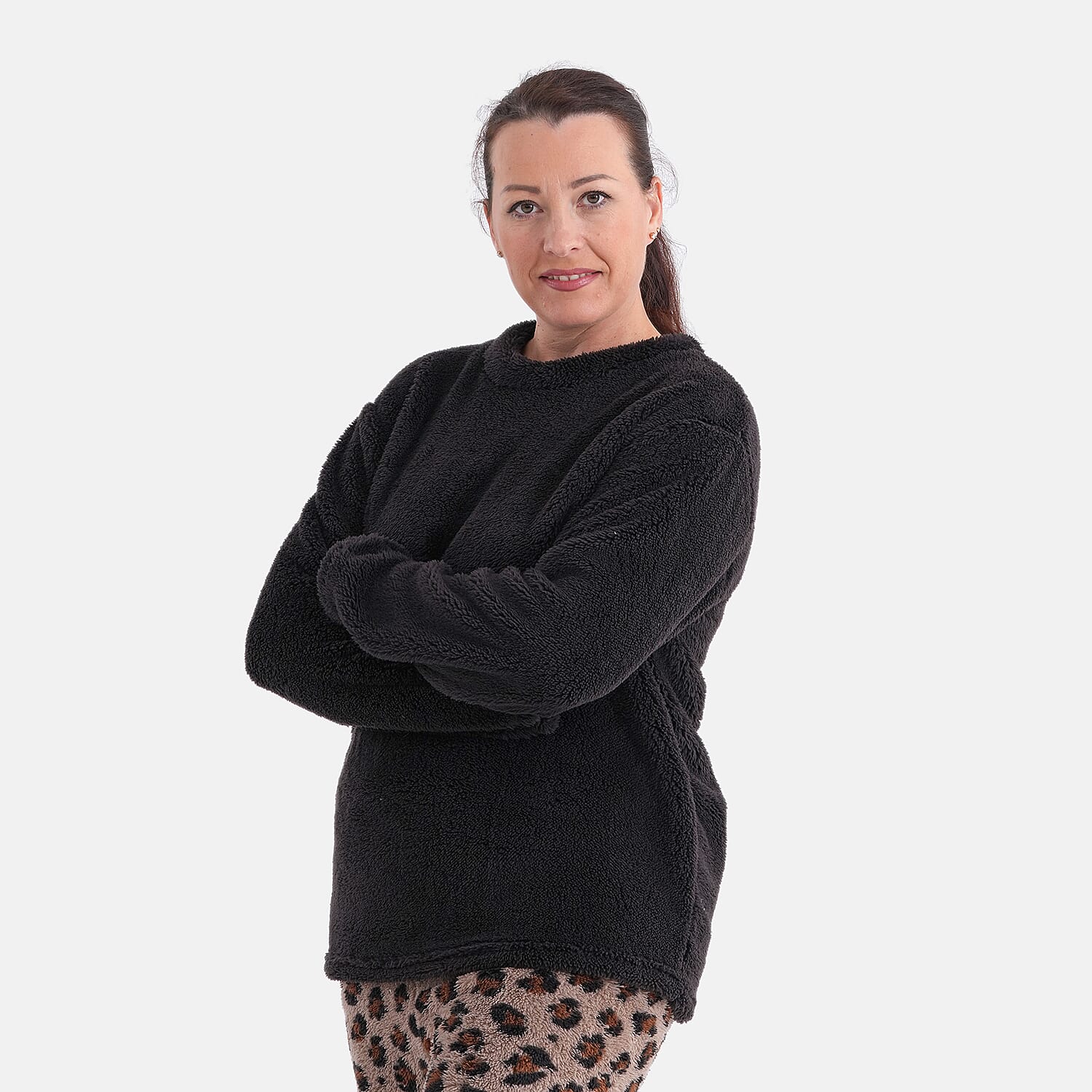 & maisi Cozy leopard print pajama and top loungewear set