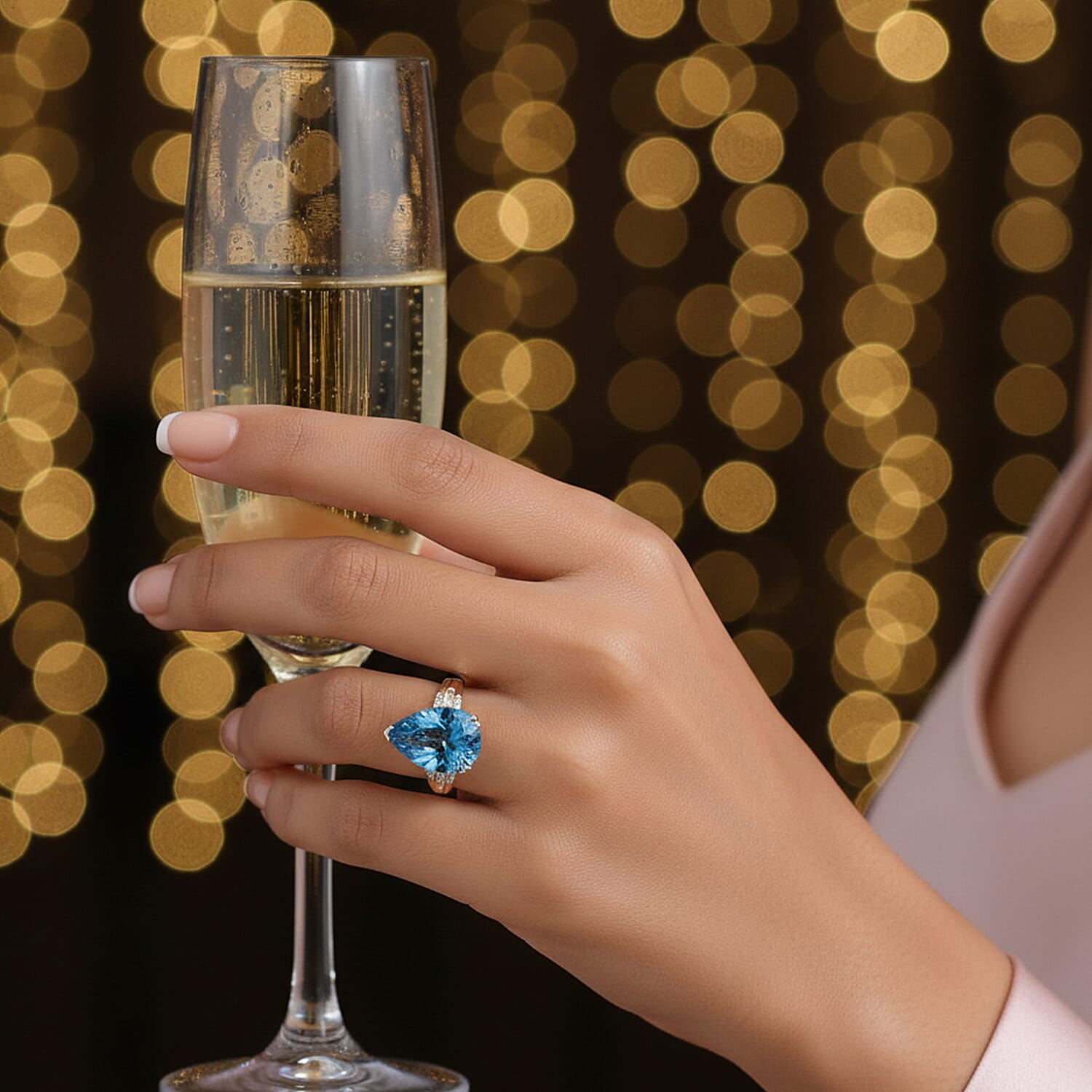 Luxuriant 9K Yellow Gold AA London Blue Topaz & Lab Grown Diamond (SI-GH) Ring 12.89 Ct.