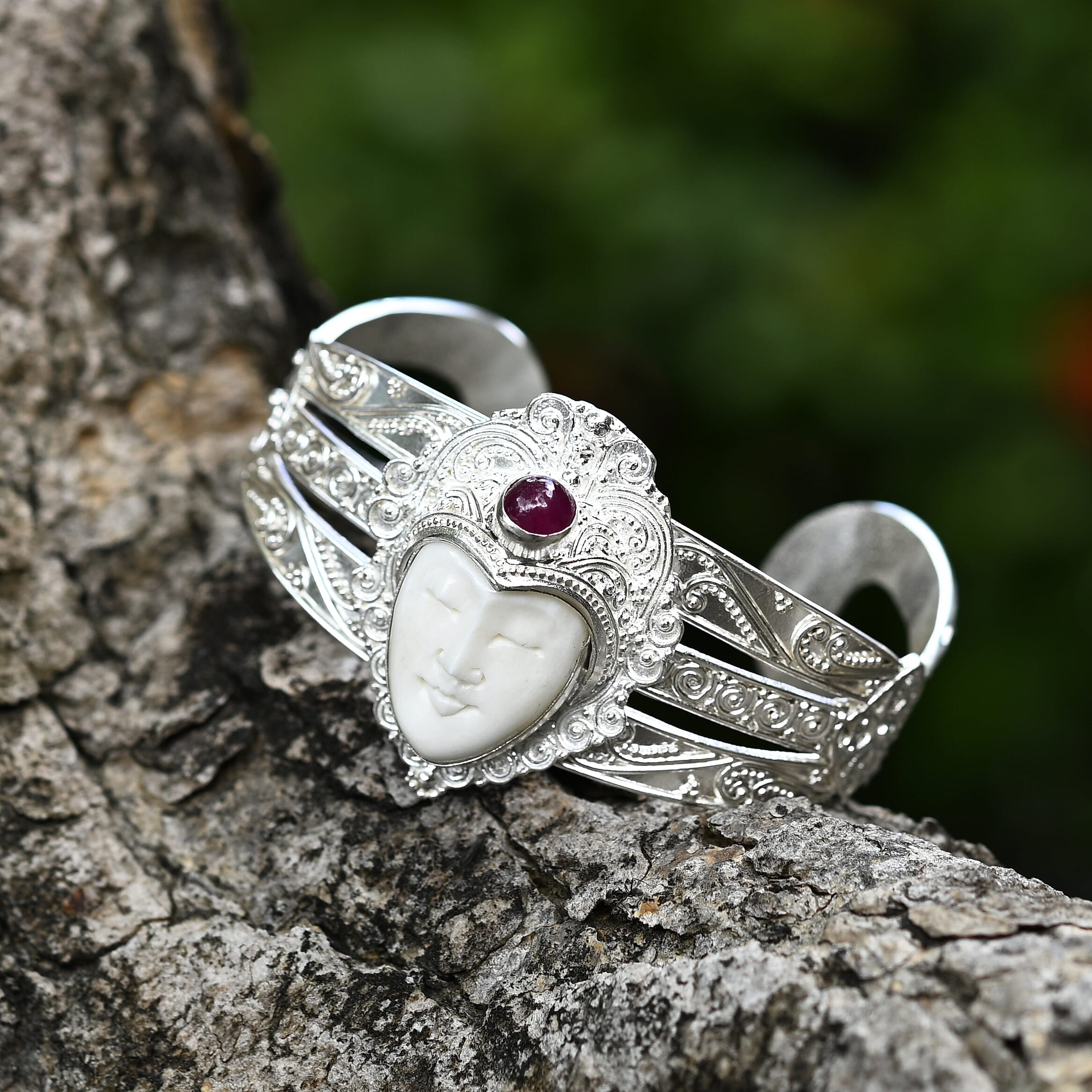 D'Joy Ox Bone & Fissure Filled Ruby Bangle (Size 7.5) Sterling Silver 15.58 Ct, Silver Wt. 44.45 Gms.