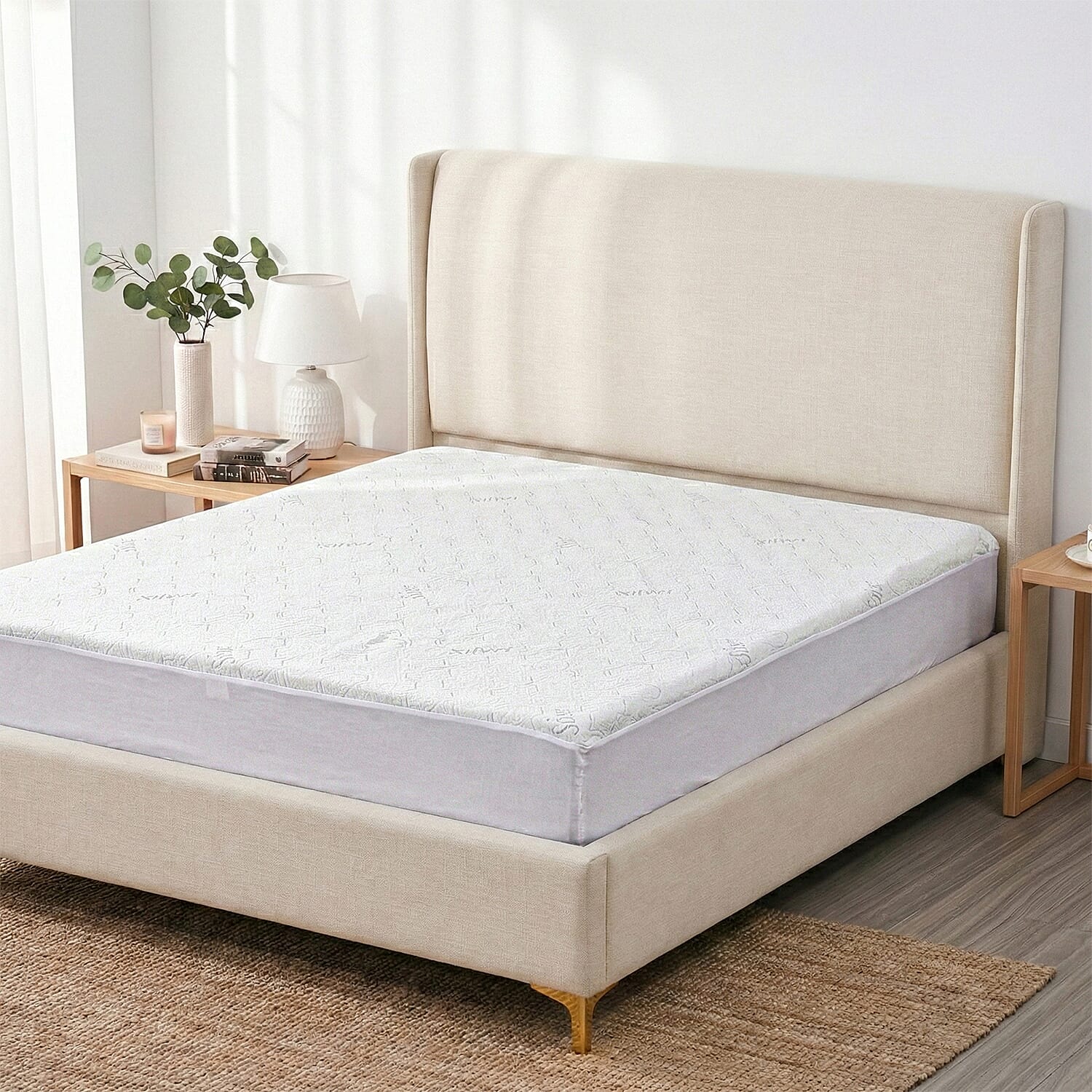 LIVMORE Silver Yarn-Infused Jacquard Waterproof Mattress Protector (Double, 190 x 135cm) - White