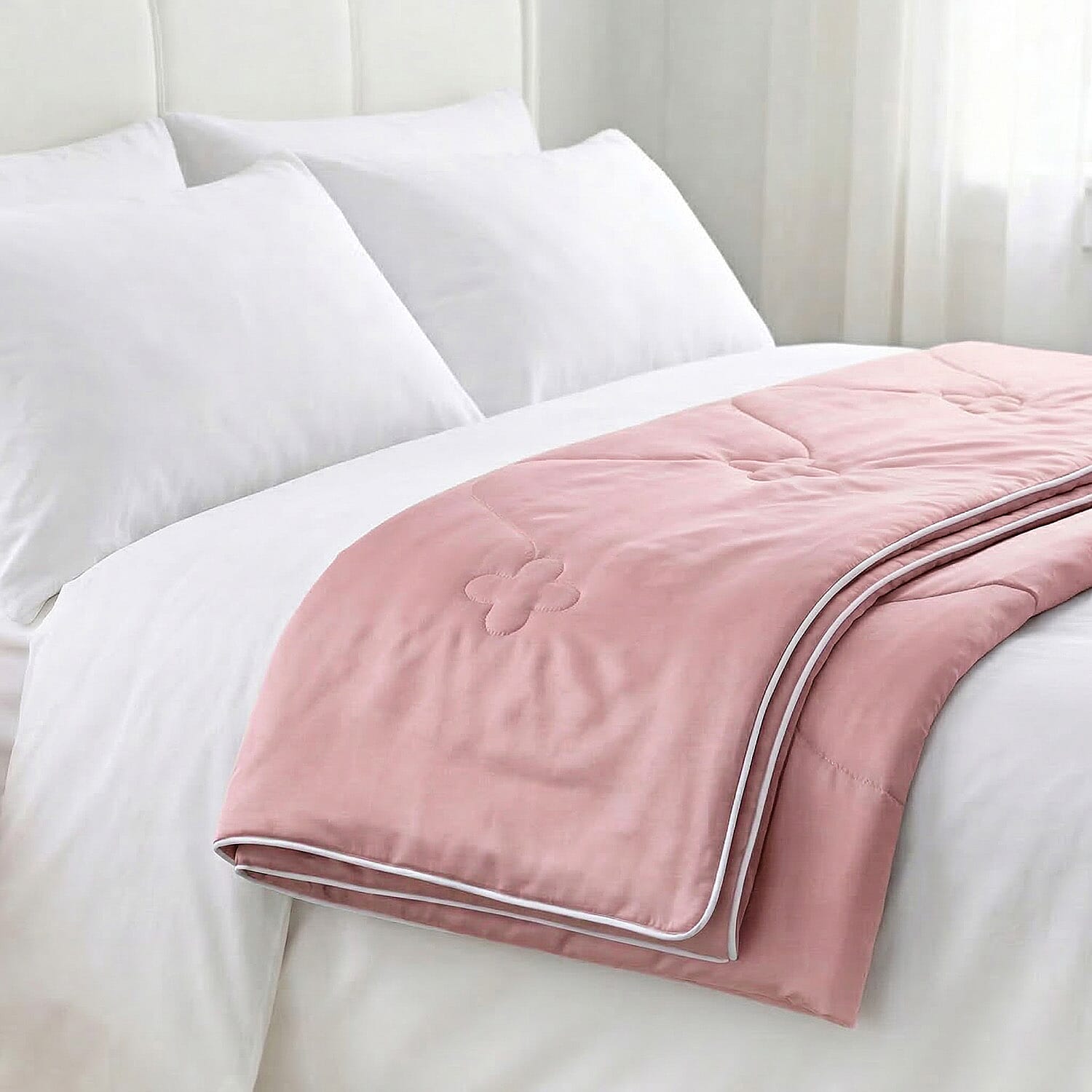 Livmore All Seasons Cooling Mulberry Silk Blend Quilt (Double, 135 x 200 cm) - Pink