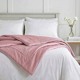 https://tjcuk.sirv.com/Products/83/2/8322531/Livmore-Pink-Nylon-Patterned-Quilt-135x200cm_8322531_2.jpg?w=342&h=342