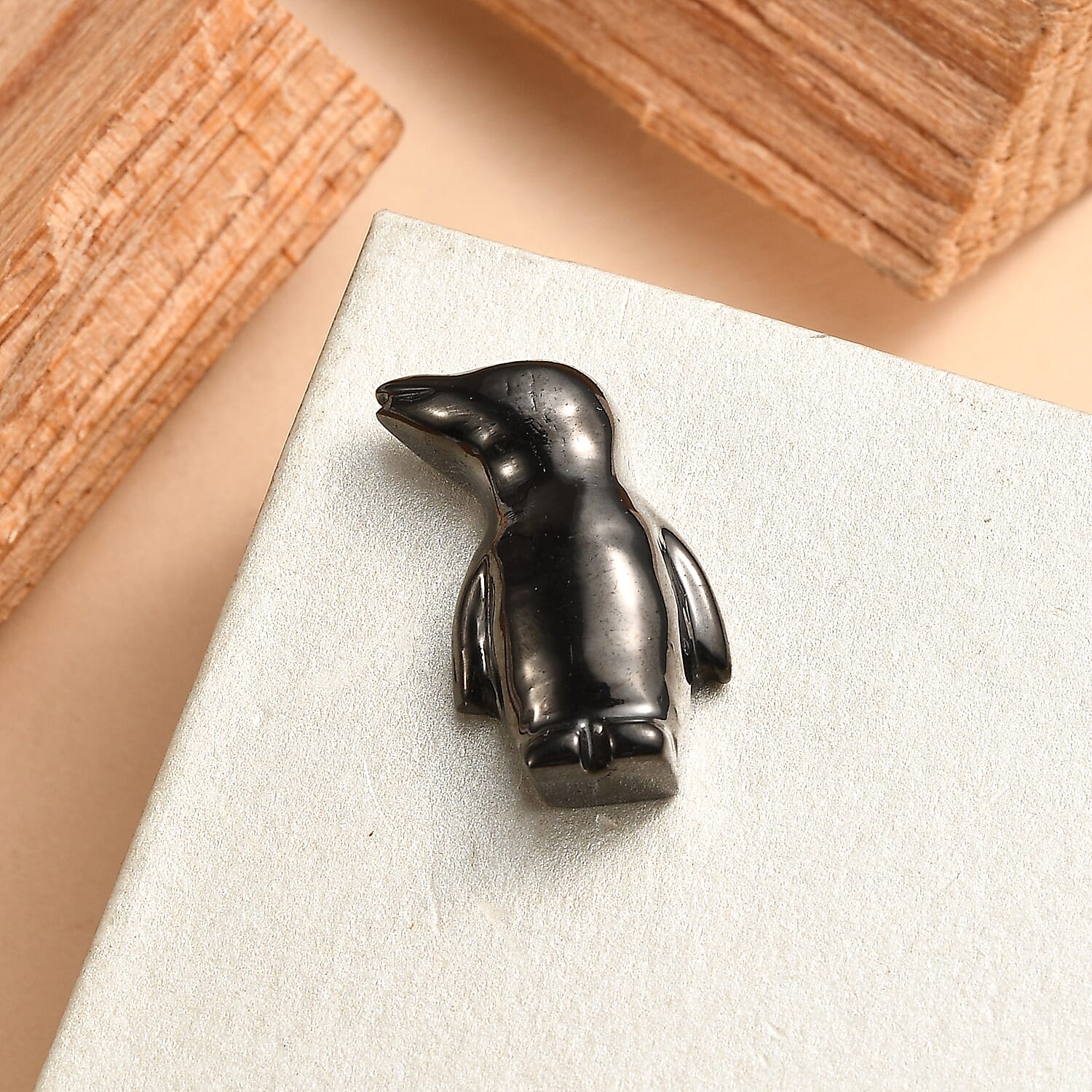 Silver Shungite Penguin Carving 5.88 Ct.