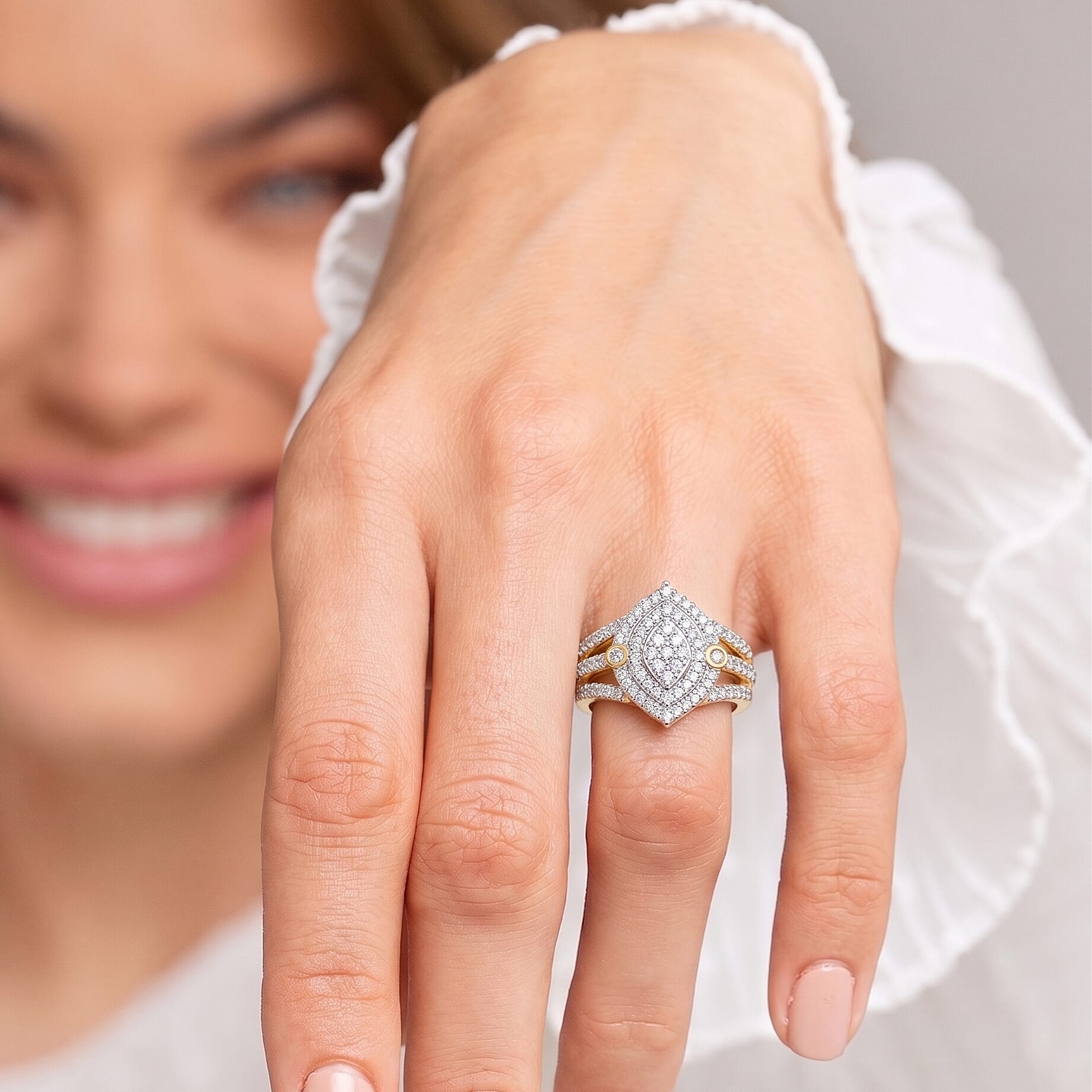 Luxuriant Lab Grown Diamond (VS/EF) Ring in 1.00 Ct.