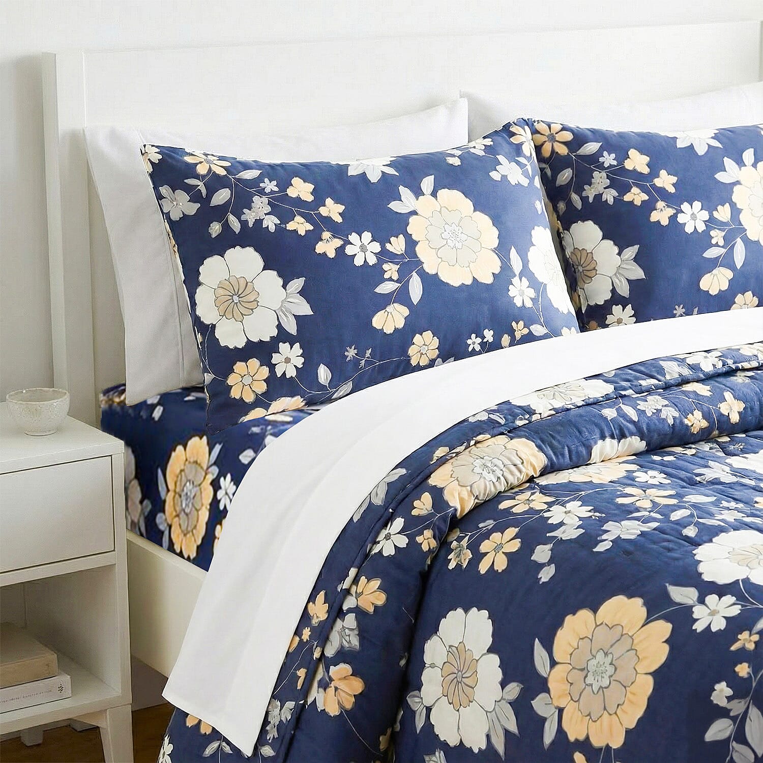 LIVMORE Micro Patterned Bedding Set