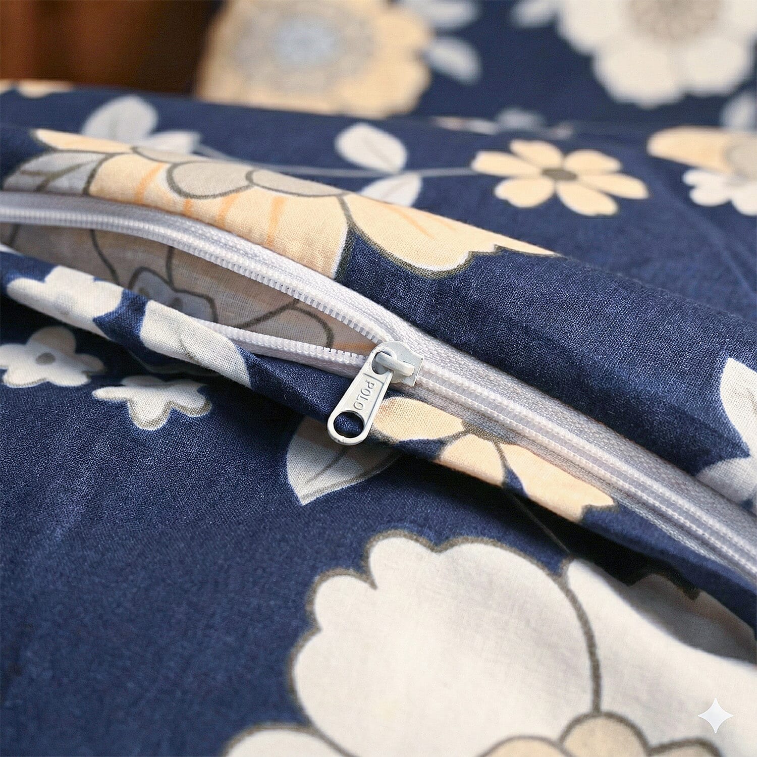 LIVMORE Micro Patterned Bedding Set