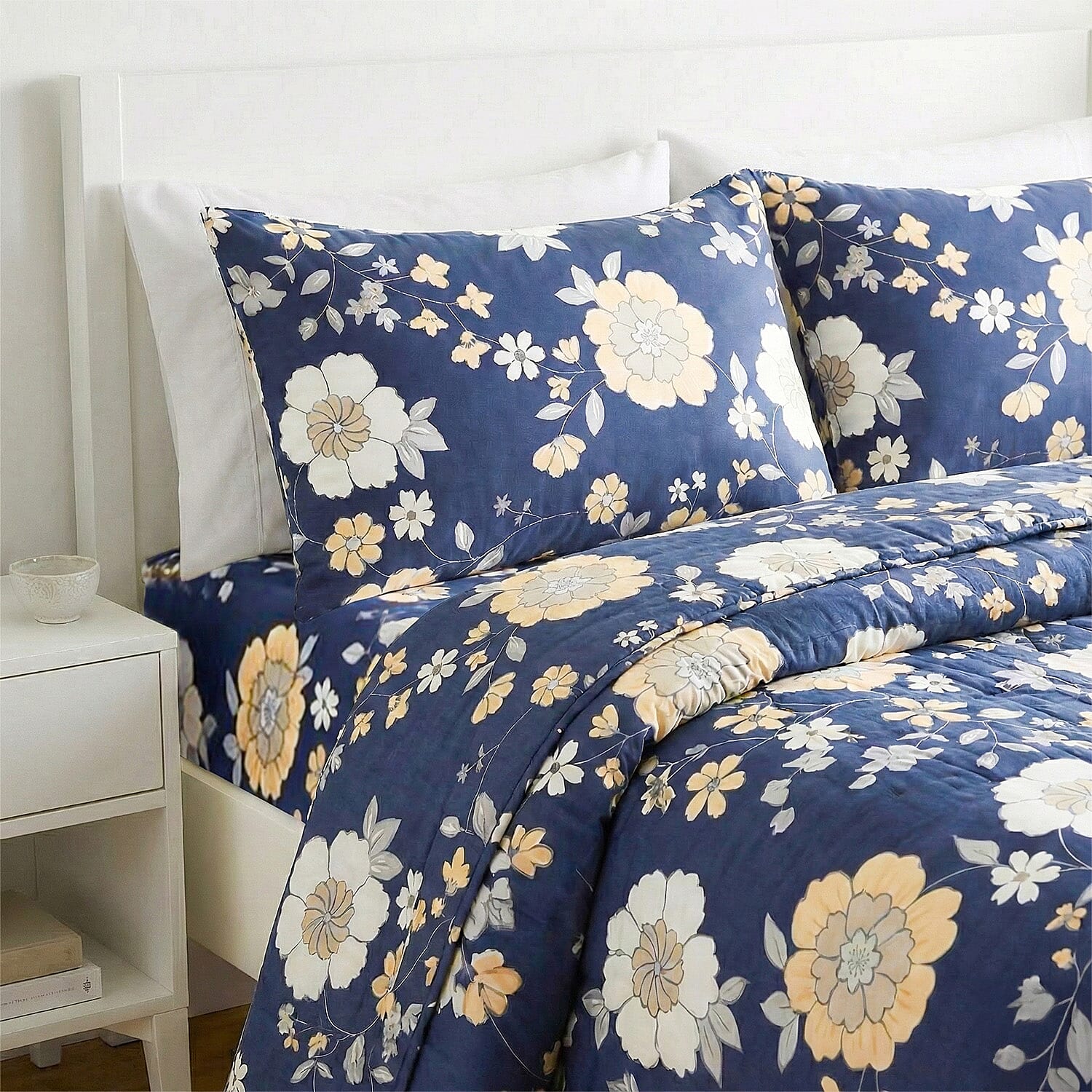 LIVMORE Micro Patterned Bedding Set