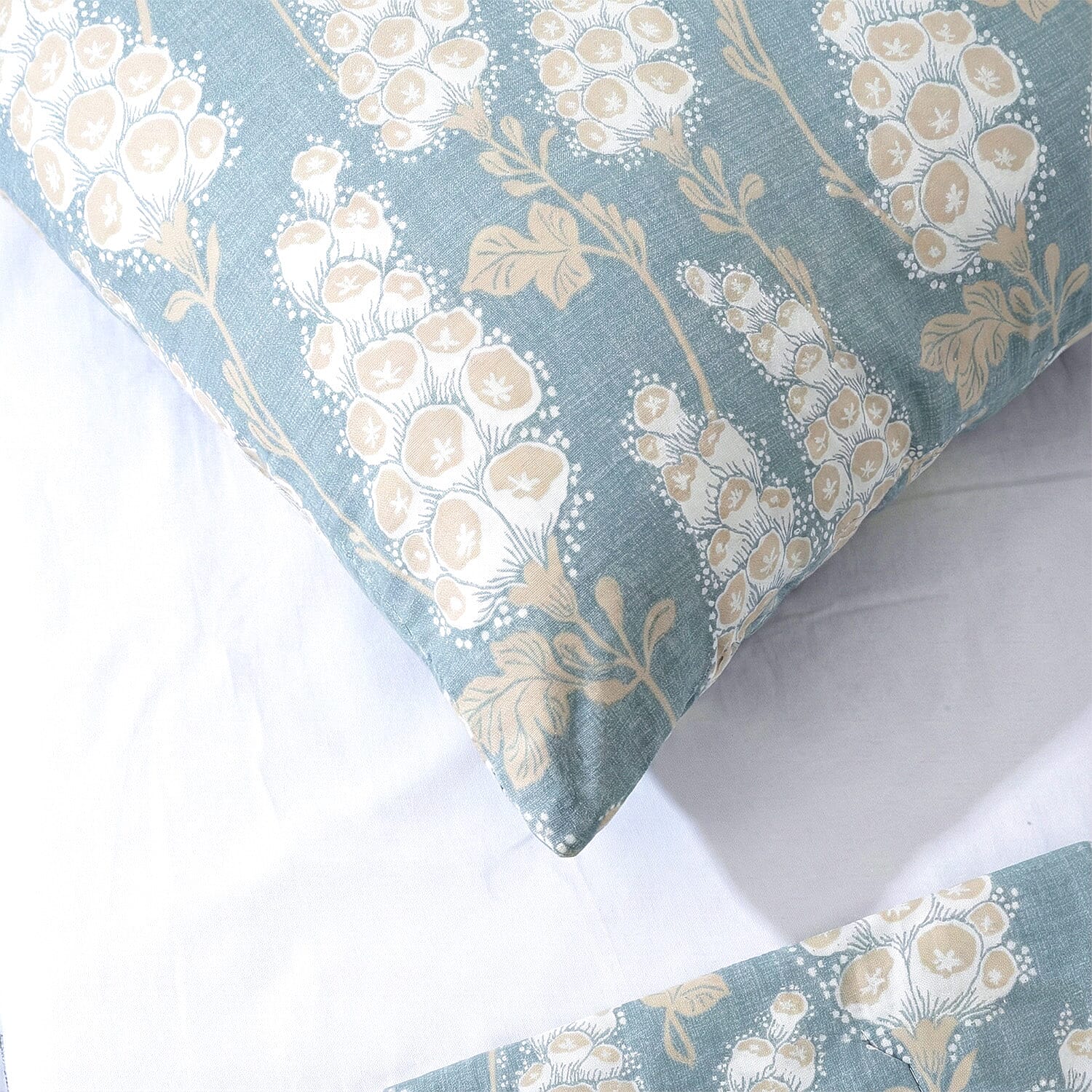 LIVMORE Micro Patterned Bedding Set