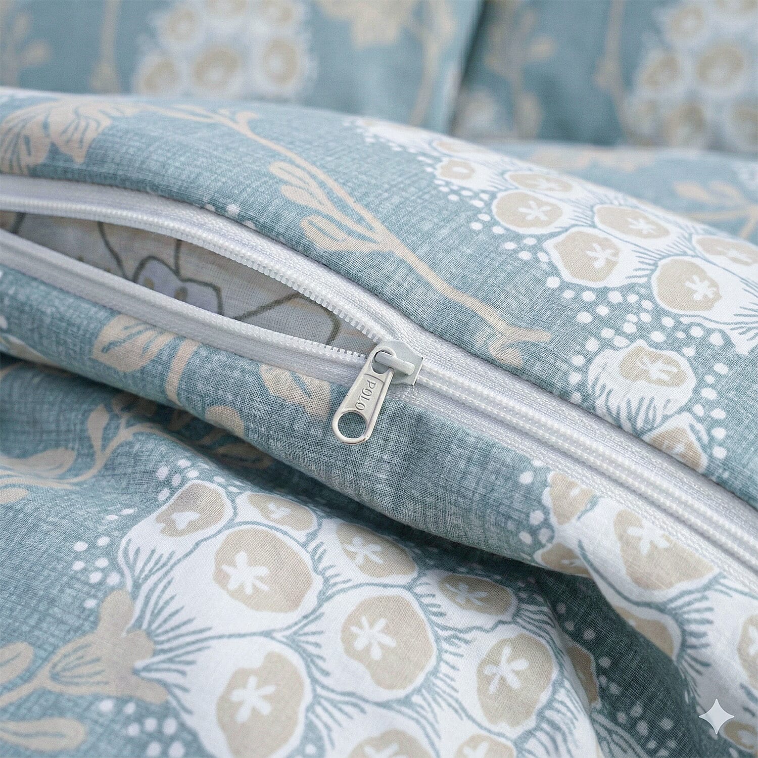 LIVMORE Micro Patterned Bedding Set