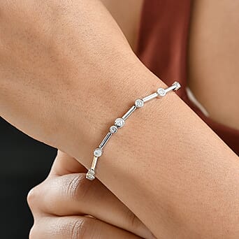 https://tjcuk.sirv.com/Products/83/2/8324309/EverTrue-Moissanite-Bracelet-Size-7-5-with-GB-Lock-Box-1-00-Ct_8324309_2.jpg?w=342&h=342