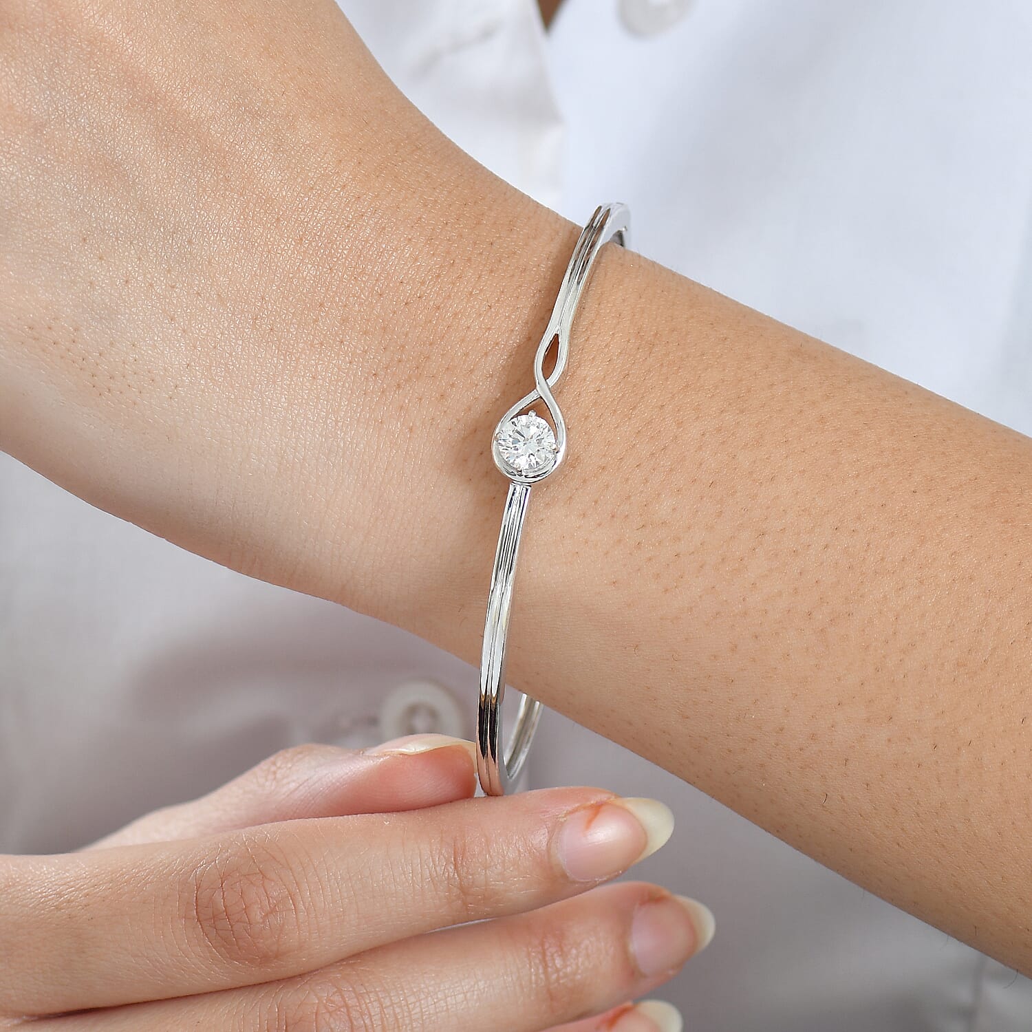 Luxuriant Lab Grown Diamond (SI-GH) Full Bangle (Size 7.5) in Rhodium Overlay Sterling Silver 1.00 Ct, Silver Wt. 13.38 Gms.