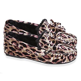 https://tjcuk.sirv.com/Products/83/3/8332724/Jo-Joe-Eliza-Moccasin-Slipper-With-Bow-Size-4-Pink_8332724.jpg?w=342&h=342