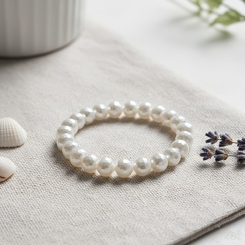 White Shell Pearl Bracelet (Size 7 Stretchable) 110.00 Ct.