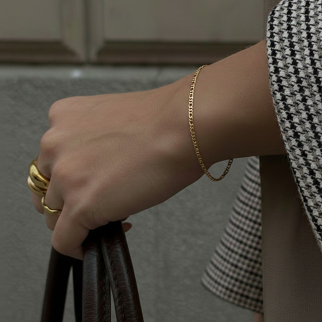 Italian Made- 9K Yellow Gold Bracelet (Size - 7.5)