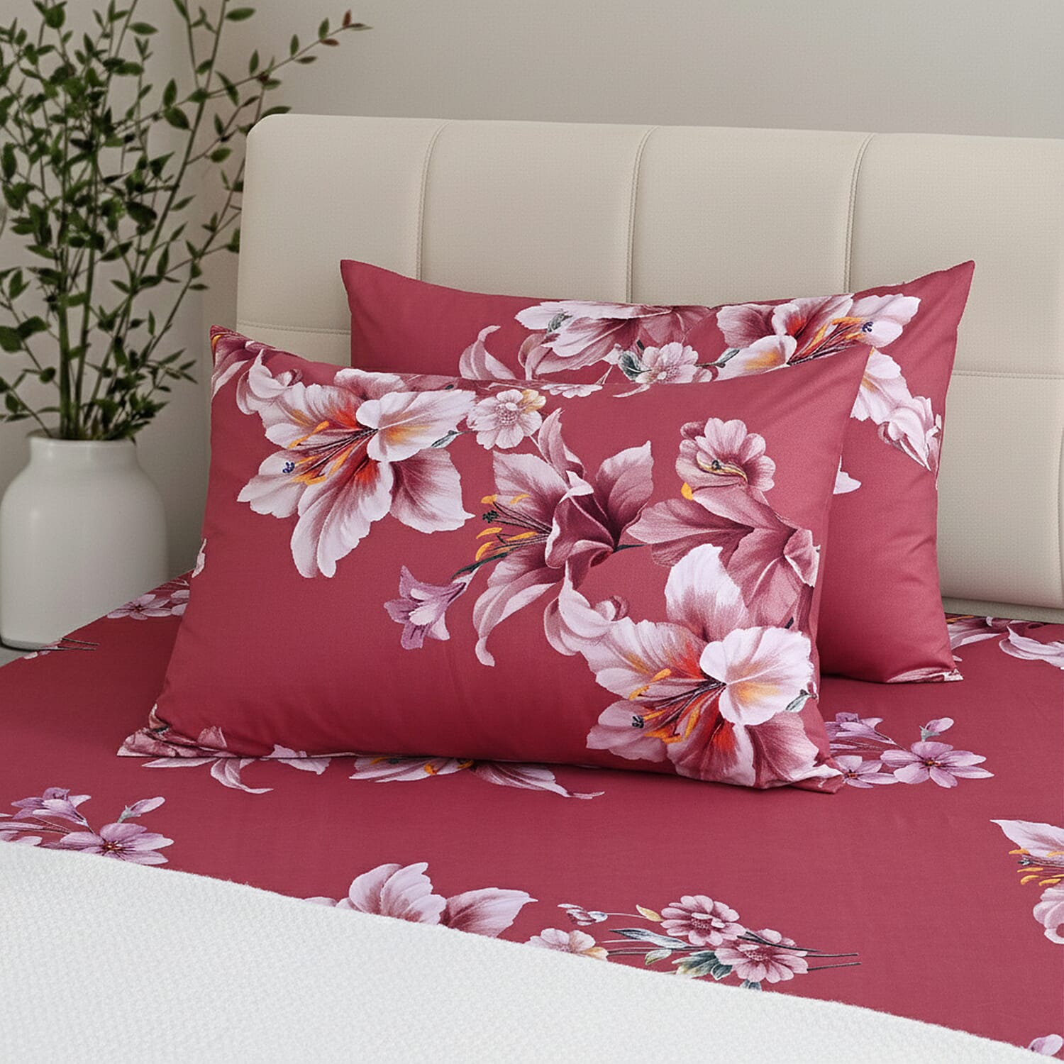 LIVMORE 3-Piece Set - Floral Print Fitted Sheet with Two Matching Pillowcases