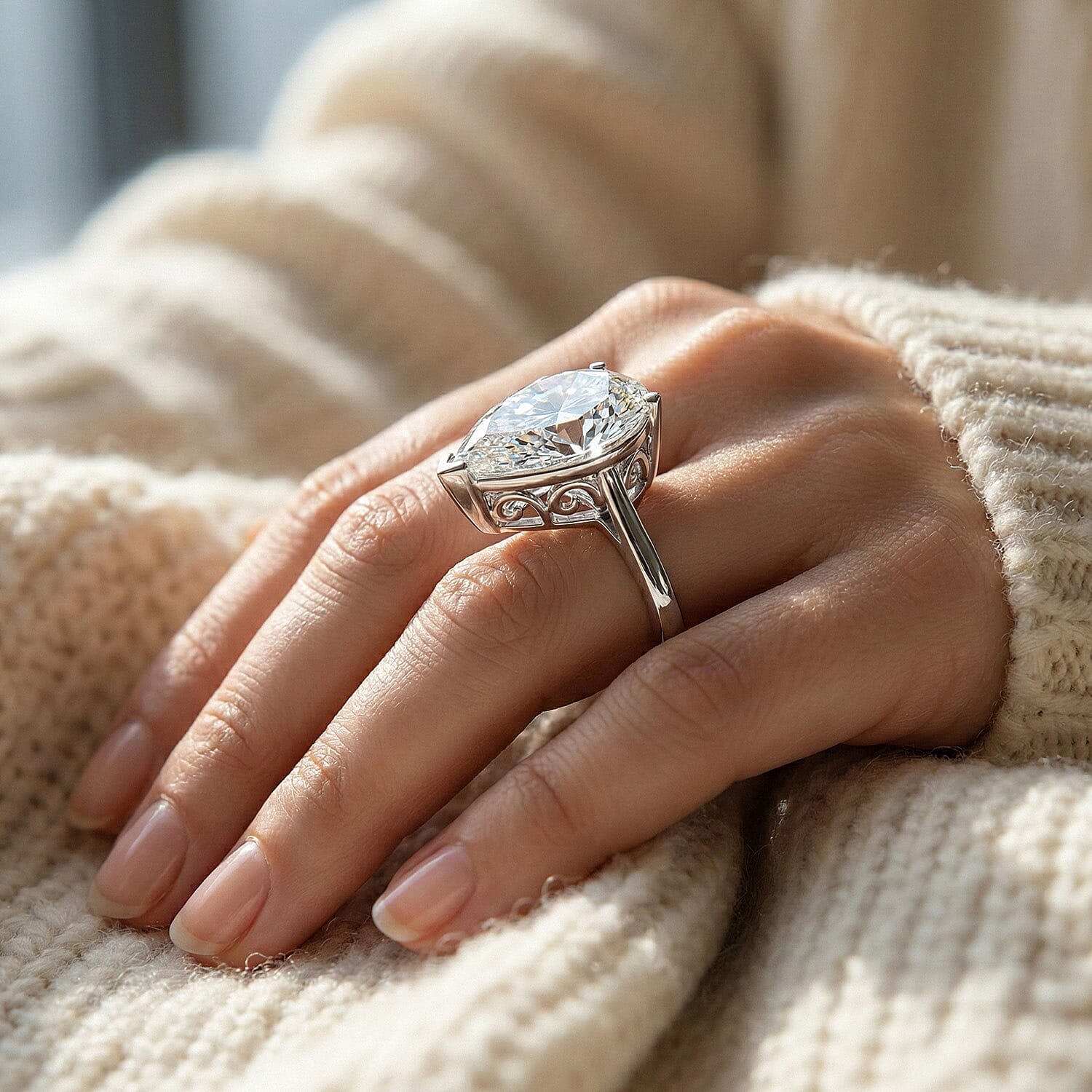 Collectors Edition - Luxuriant 950 Platinum IGI Certified Lab Grown Diamond (VS-EF) Ring 10.00 Ct, Platinum Wt. 7.21 Gms.