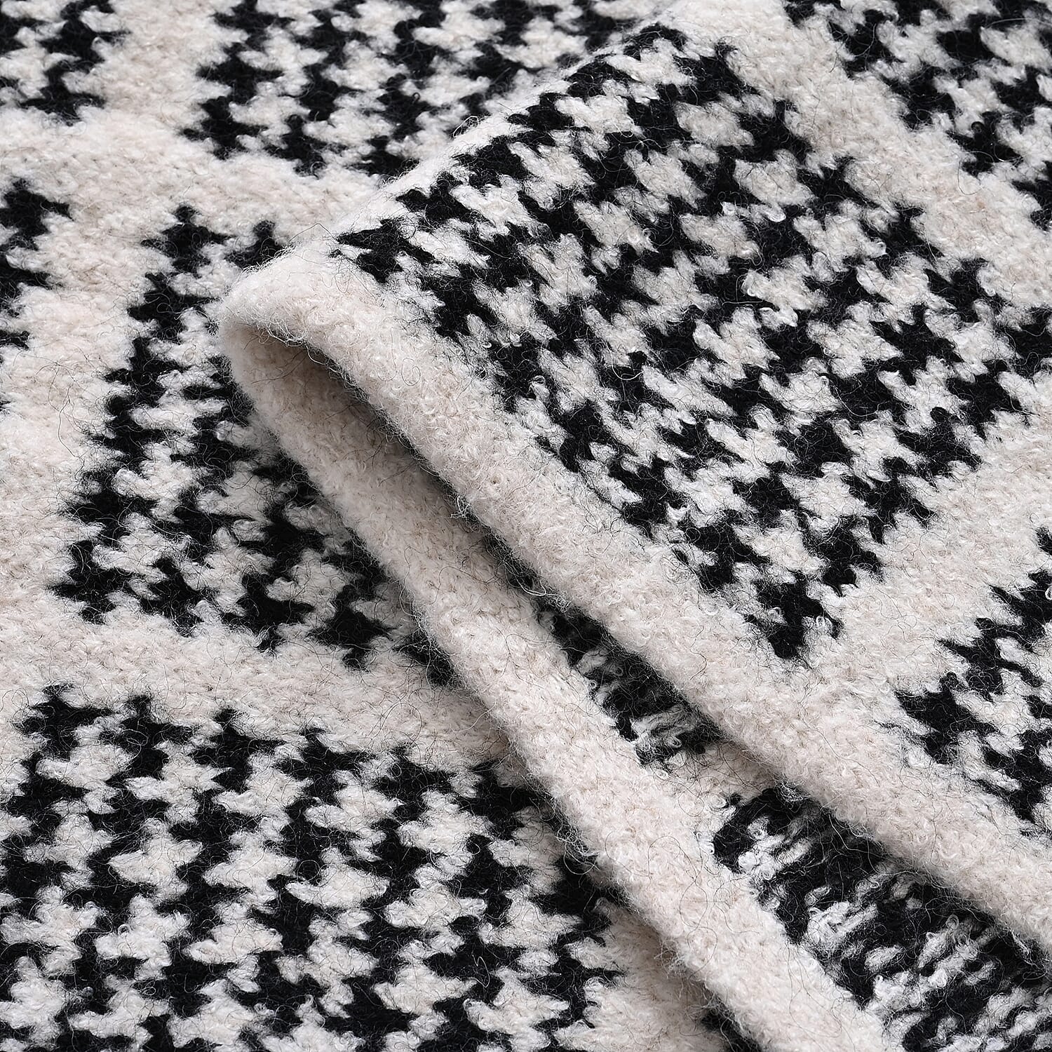 La Marey Super Soft Wool Blend Checkered Scarf with Tassel (180 X 30cm, One Size) - Black