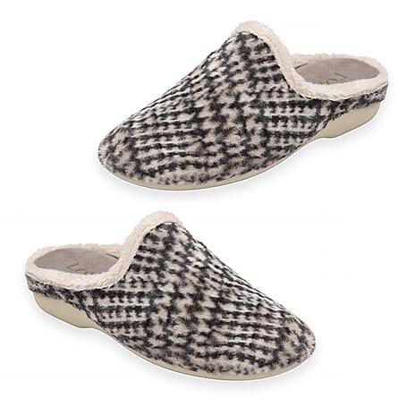 Lotus Hardy Womens Patterned Slip-On Slippers (Size 7) - Khaki