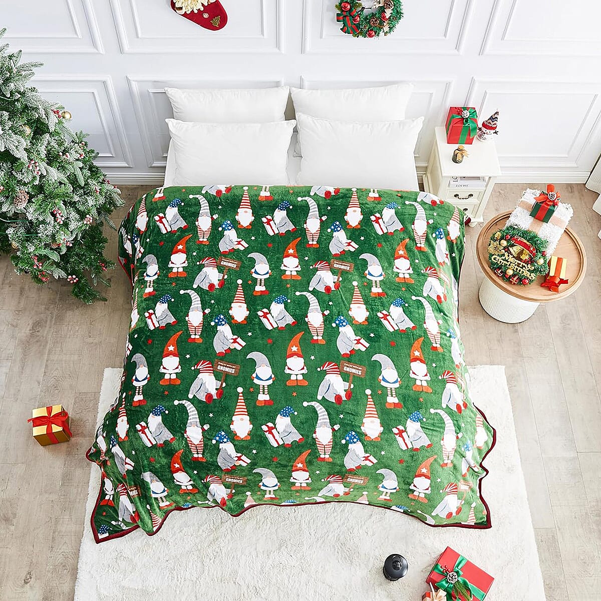 Extra Large Joeyux Gnoel Print Christmas Blanket (240 x 200 cm) - Buttle Green