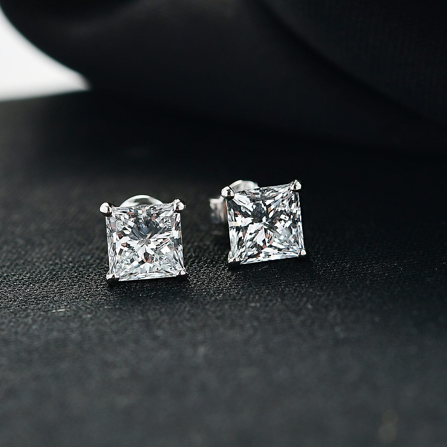 Luxuriant 950 Platinum VS Lab Grown Diamond EF, VS Solitaire Stud Push Post Earring, Platinum Wt.1.35 Gms  2.084  Ct.