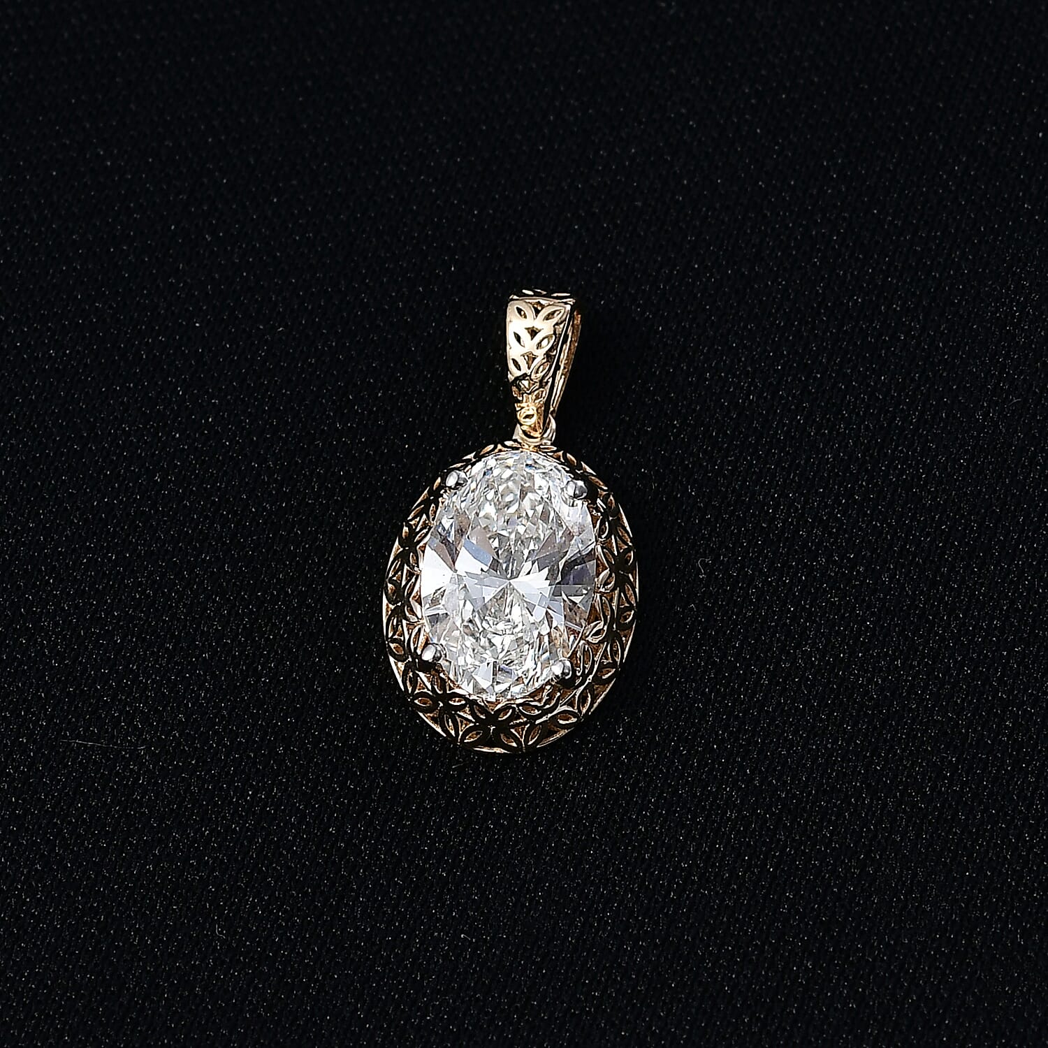 Luxuriant 14K Yellow Gold Lab Grown Diamond (VS-EF) Solitaire Pendant 2.04 Ct.