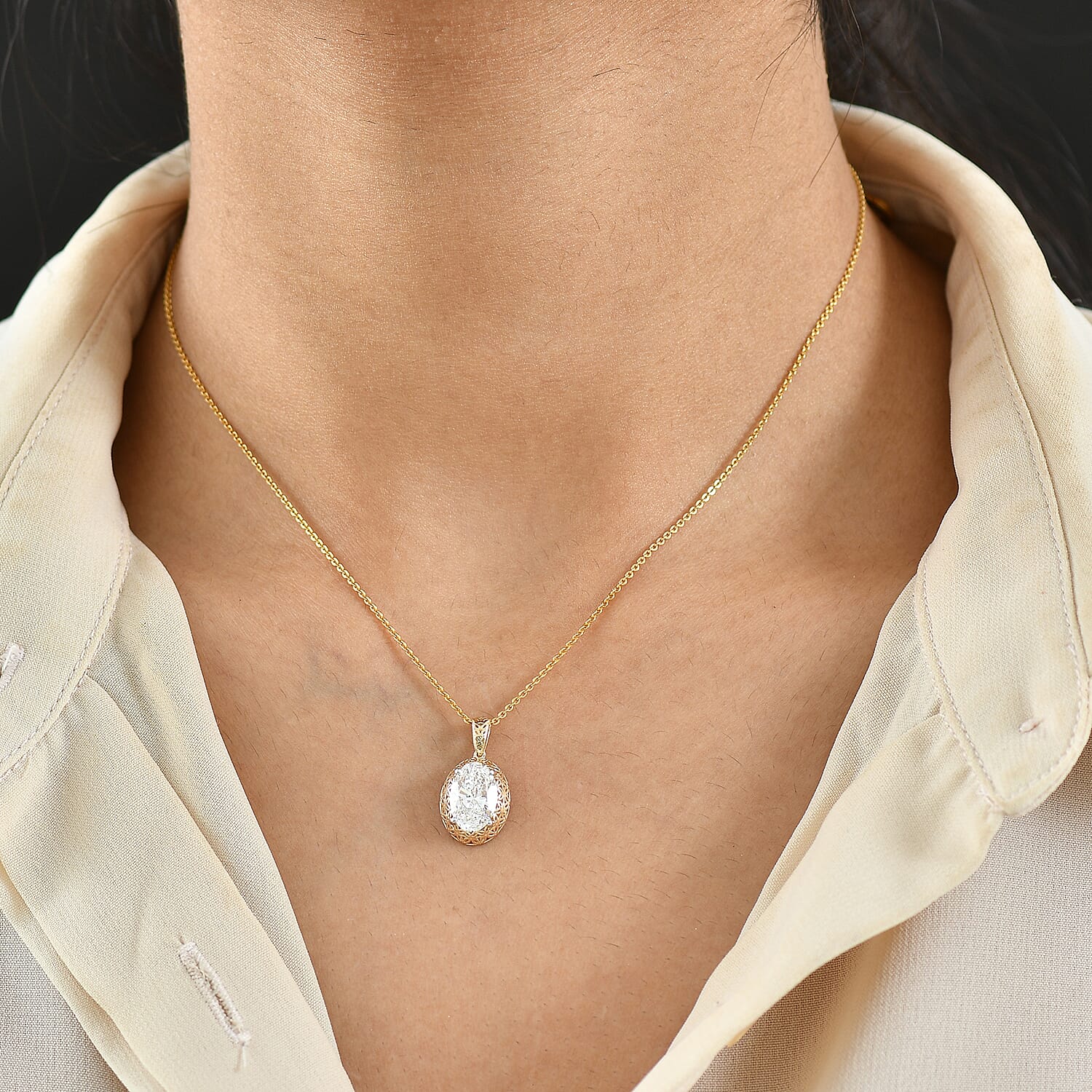 Luxuriant 14K Yellow Gold Lab Grown Diamond (VS-EF) Solitaire Pendant 2.04 Ct.