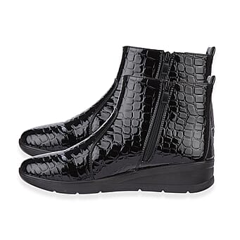 https://tjcuk.sirv.com/Products/83/6/8361864/Shoertee-Comfort-Ladies-Shoe-Size-5-Black-Croc_8361864_1.jpg?w=342&h=342