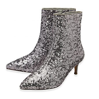 https://tjcuk.sirv.com/Products/83/6/8367207/Ravel-Currans-Ladies-Ankle-Boot-with-Inside-Zip-Size-8-Silver_8367207_1.jpg?w=342&h=342