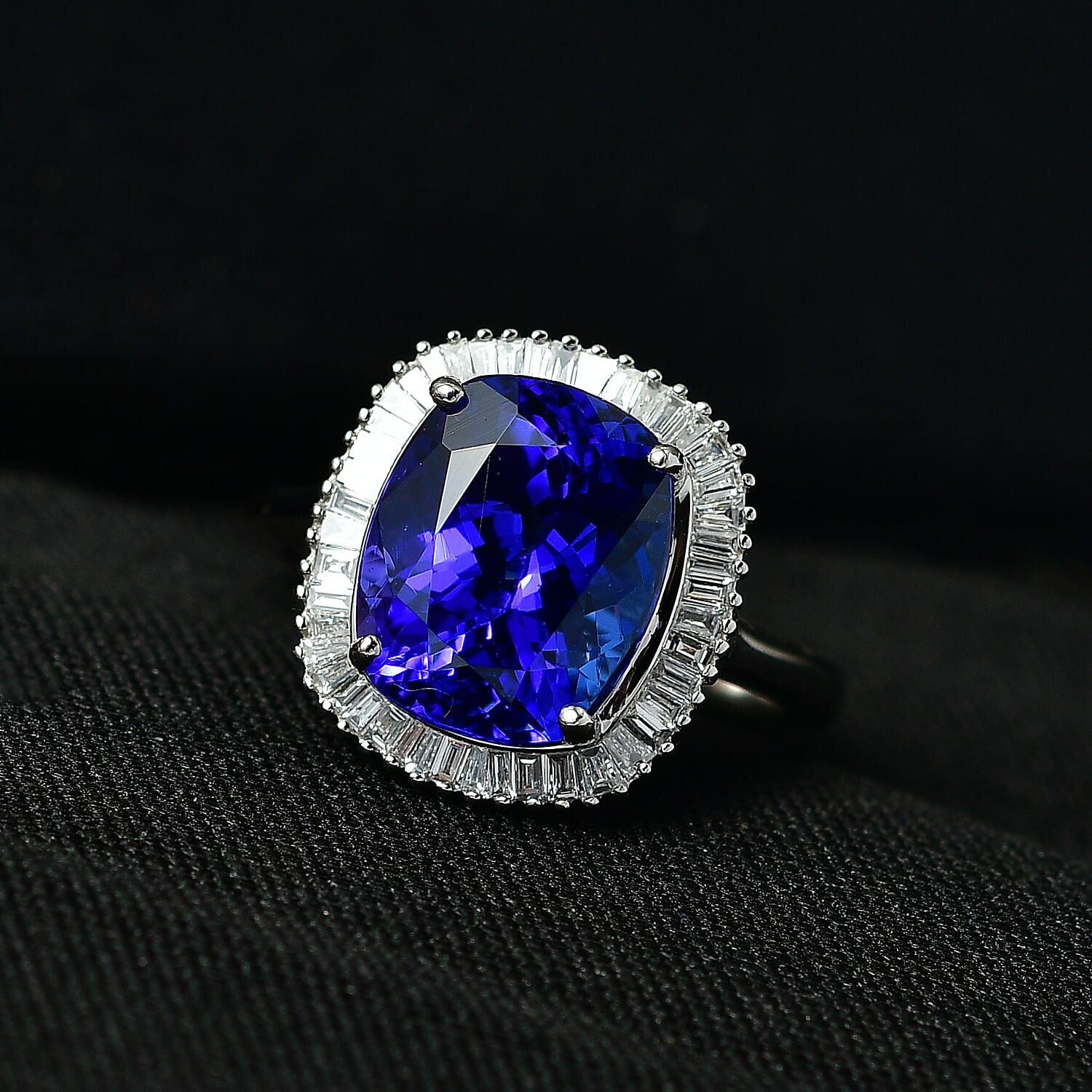 RHAPSODY 950 Platinum AAAA Tanzanite and Natural Diamond (VS-E-F) Ring 4.62 Ct, Platinum Wt. 6.03 Gms