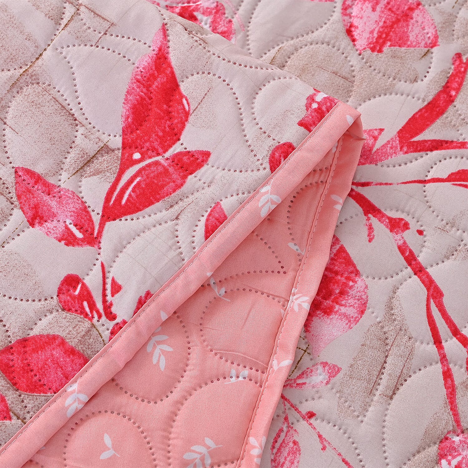 Hush Haven Floral Pinsonic Bedding Set &ndash; 4 Piece Quilt Set with Fitted Sheet & Pillowcases