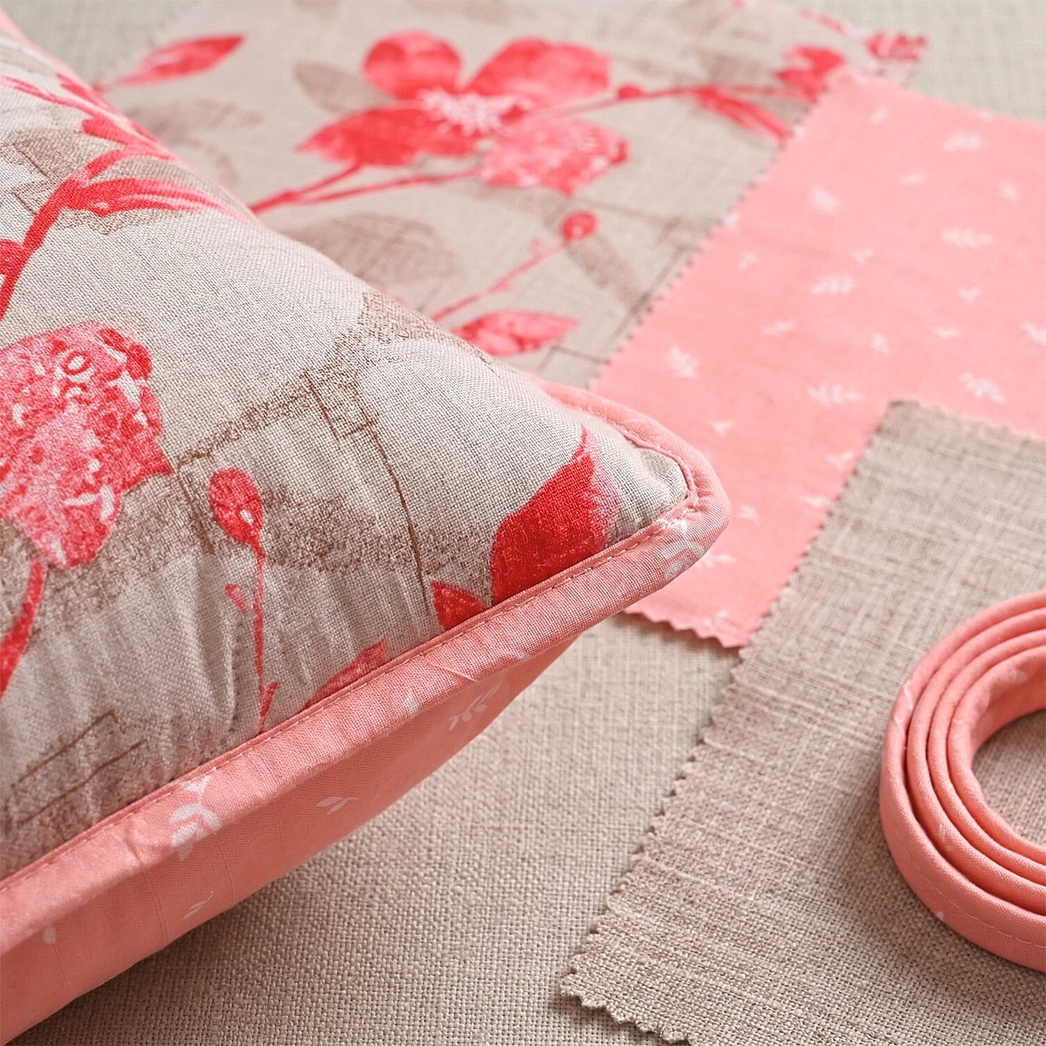 Hush Haven Floral Pinsonic Bedding Set &ndash; 4 Piece Quilt Set with Fitted Sheet & Pillowcases