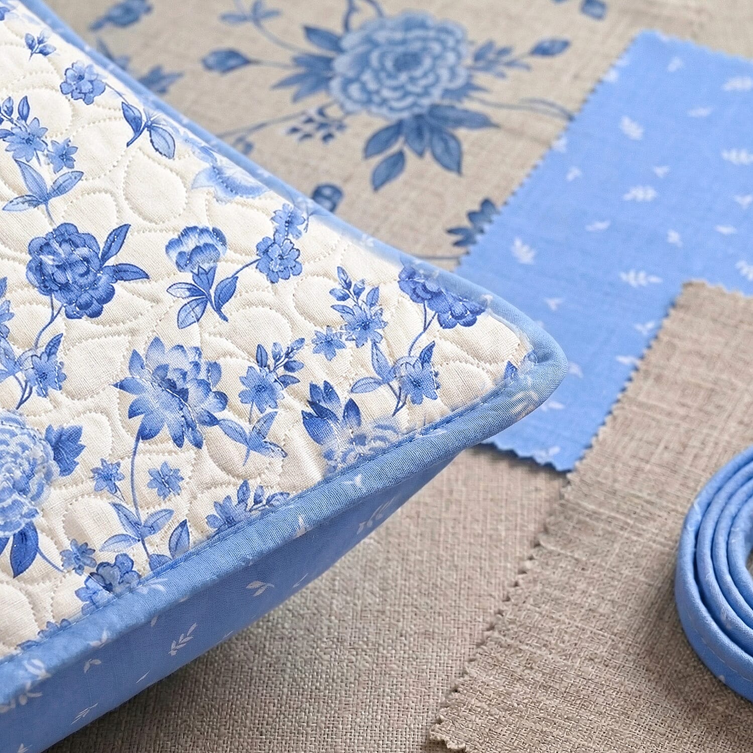 Hush Haven Floral Pinsonic Bedding Set &ndash; 4 Piece Quilt Set with Fitted Sheet & Pillowcases