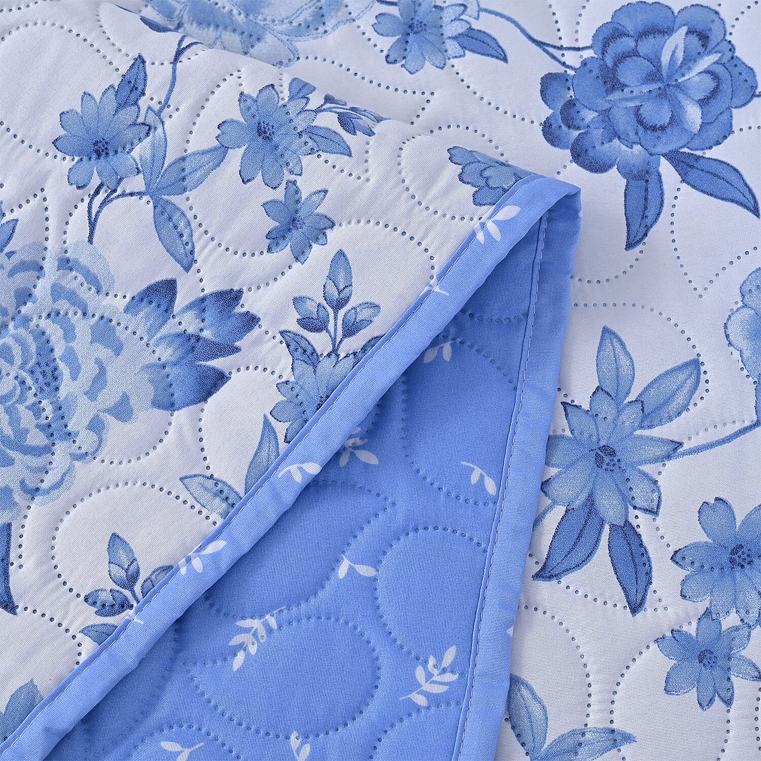 Hush Haven Floral Pinsonic Bedding Set &ndash; 4 Piece Quilt Set with Fitted Sheet & Pillowcases