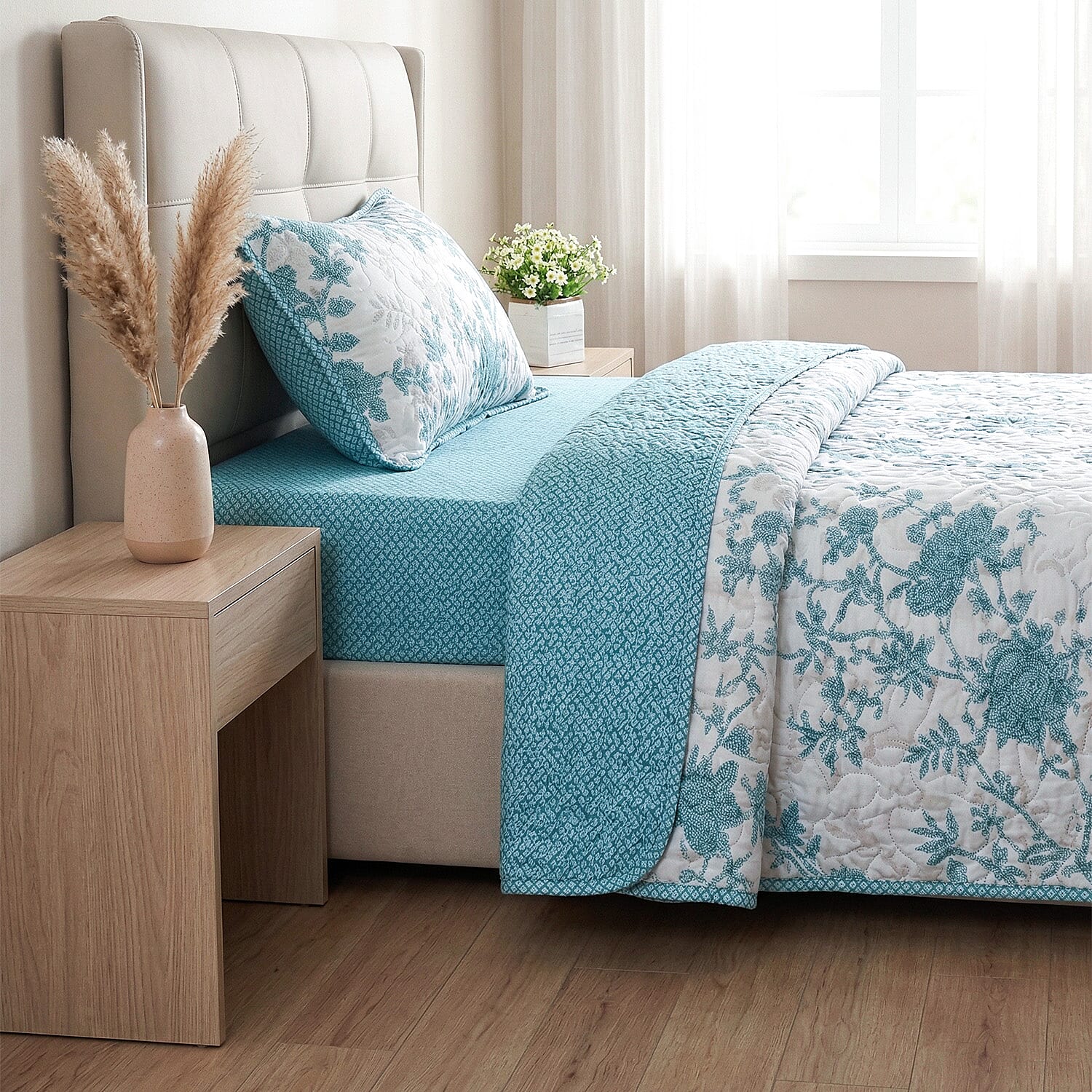 Hush Haven Floral Pinsonic Bedding Set &ndash; 4 Piece Quilt Set with Fitted Sheet & Pillowcases