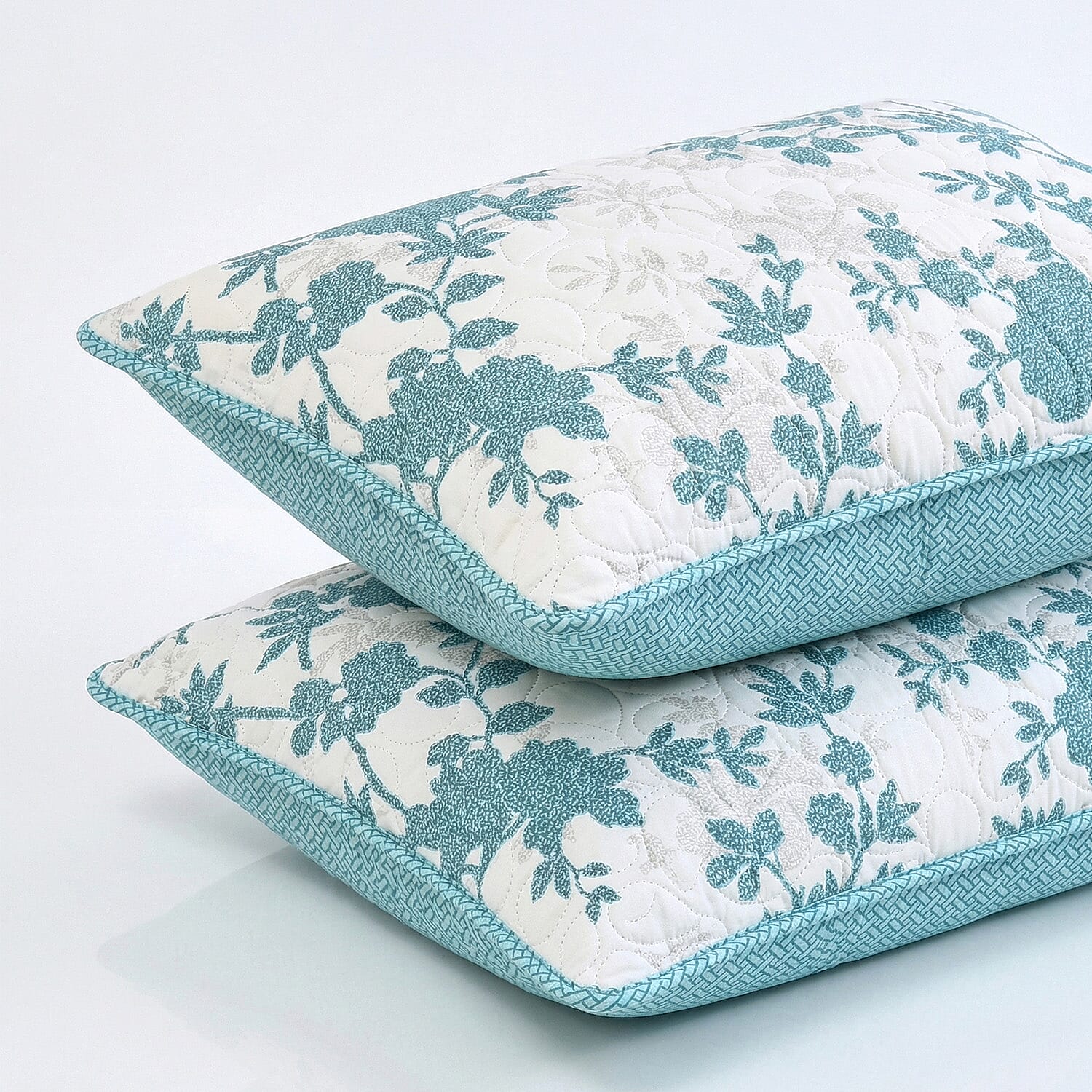 Hush Haven Floral Pinsonic Bedding Set &ndash; 4 Piece Quilt Set with Fitted Sheet & Pillowcases