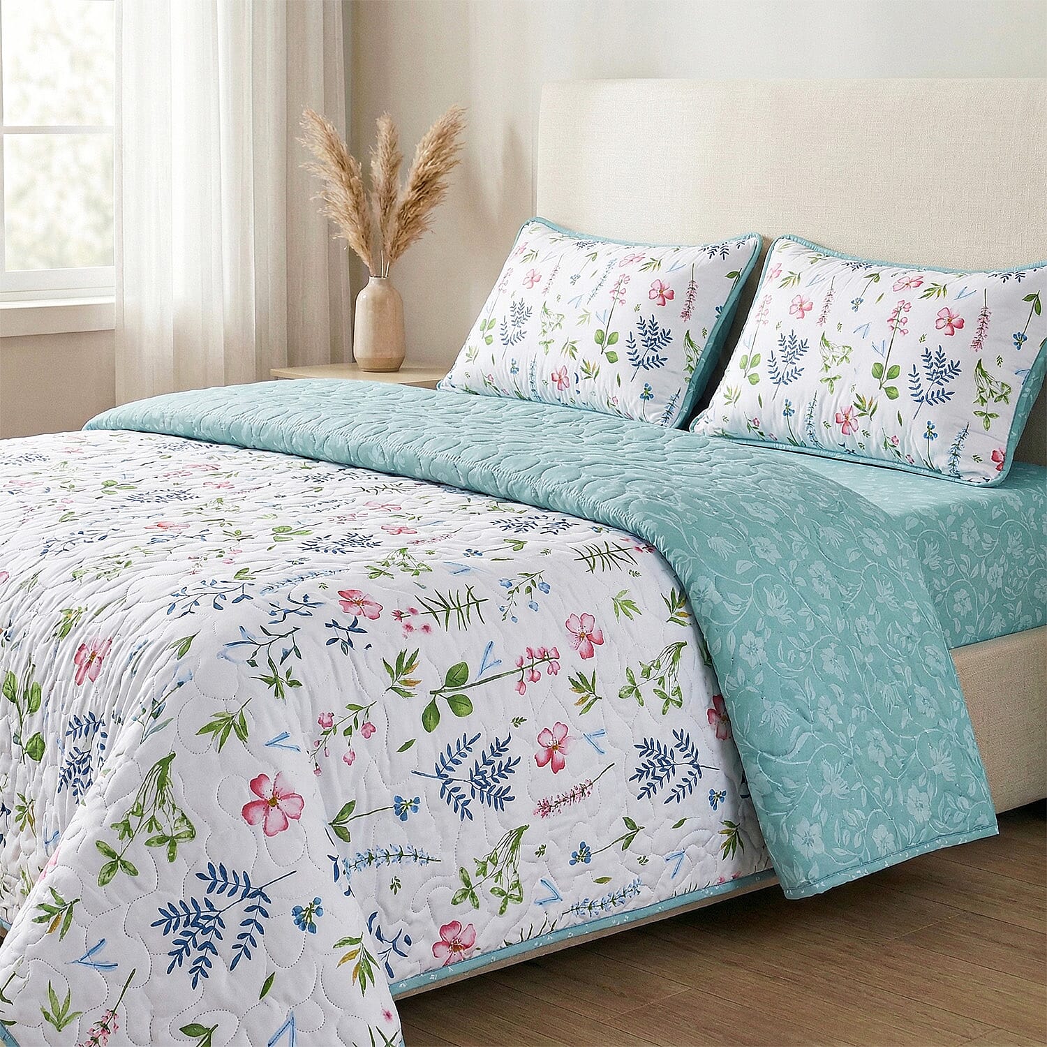 Hush Haven Floral Pinsonic Bedding Set &ndash; 4 Piece Quilt Set with Fitted Sheet & Pillowcases