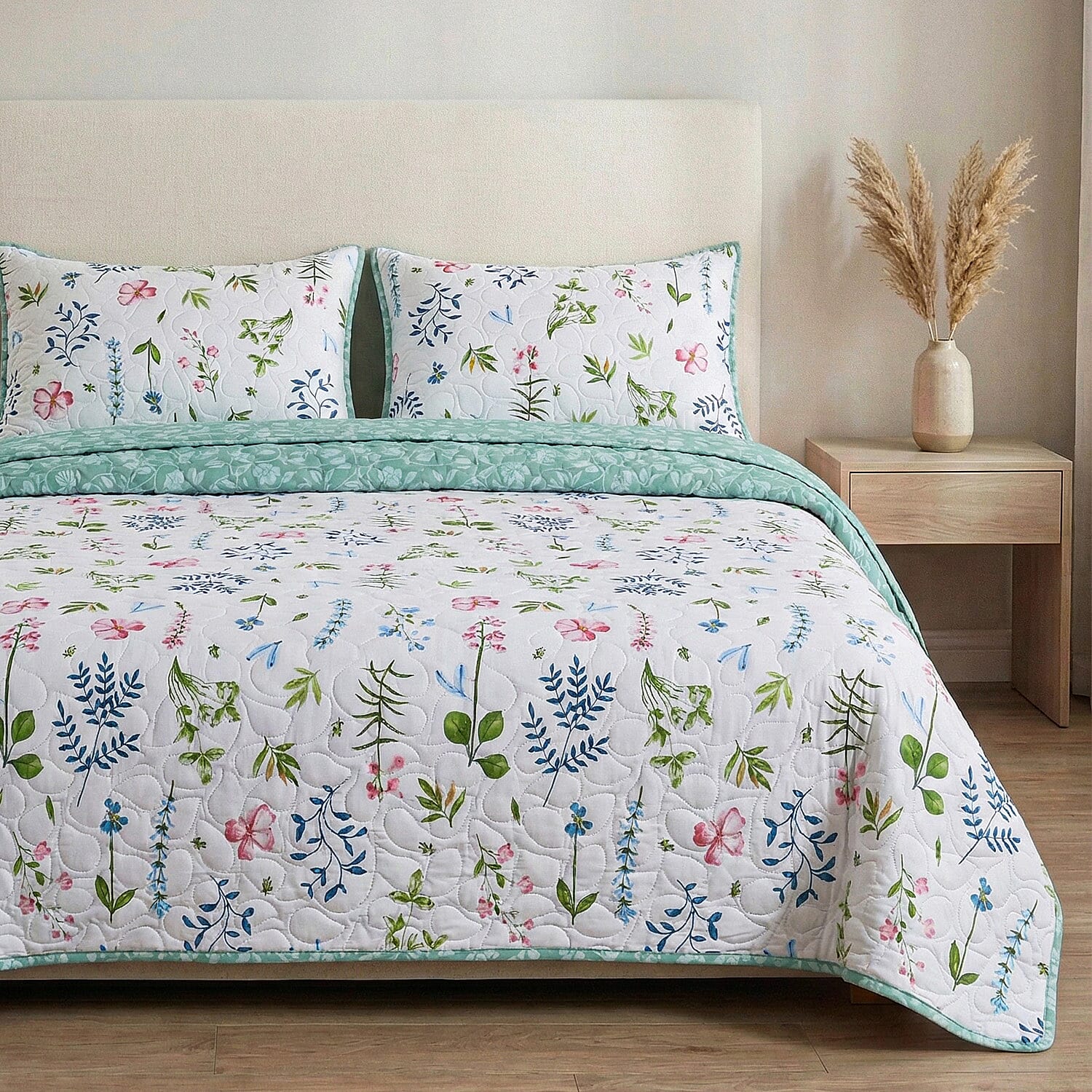 Hush Haven Floral Pinsonic Bedding Set &ndash; 4 Piece Quilt Set with Fitted Sheet & Pillowcases