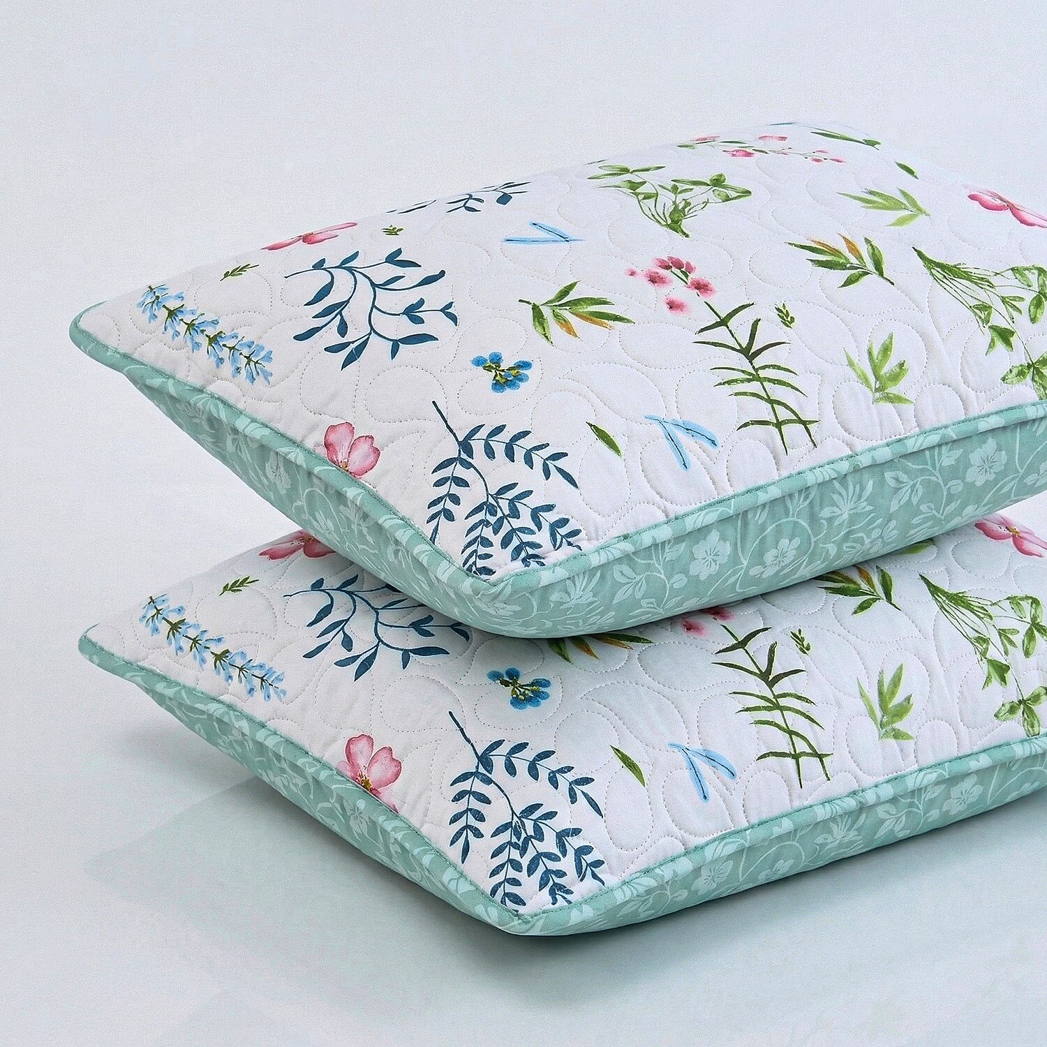 Hush Haven Floral Pinsonic Bedding Set &ndash; 4 Piece Quilt Set with Fitted Sheet & Pillowcases