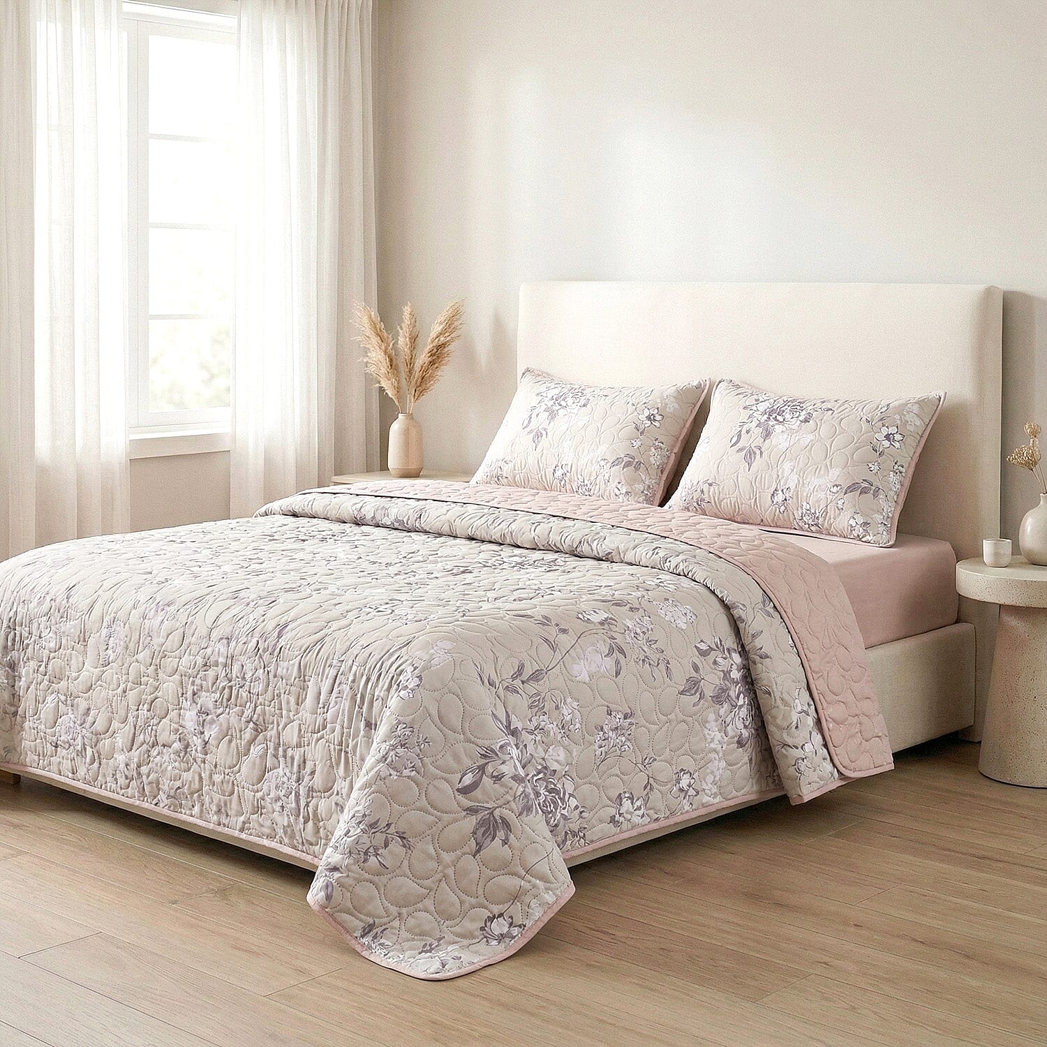 Hush Haven Floral Pinsonic Bedding Set &ndash; 4 Piece Quilt Set with Fitted Sheet & Pillowcases