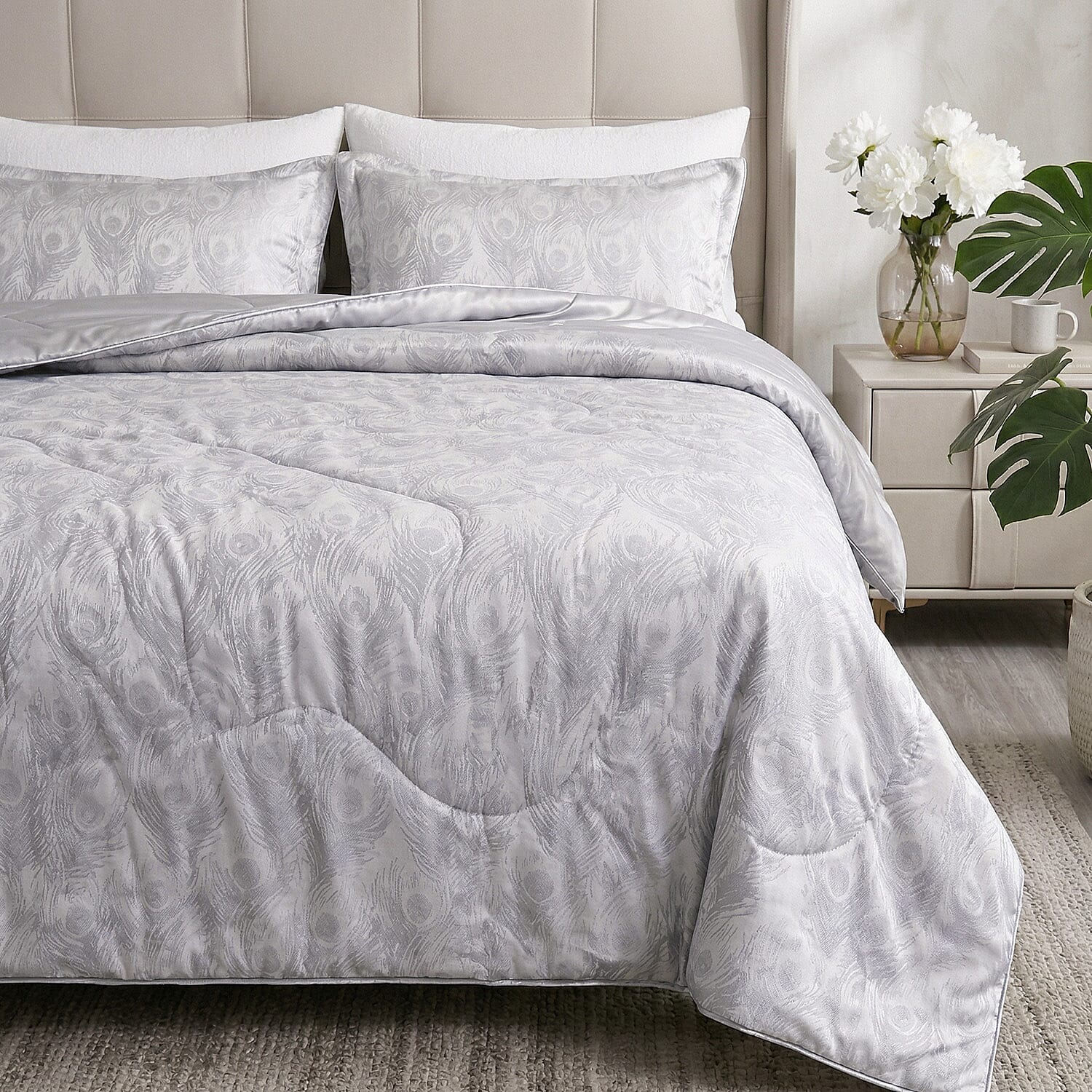Hush Haven Printed Reversible Cooling Quilt with Mulberry Silk Filling(150x200 cm) - Silver