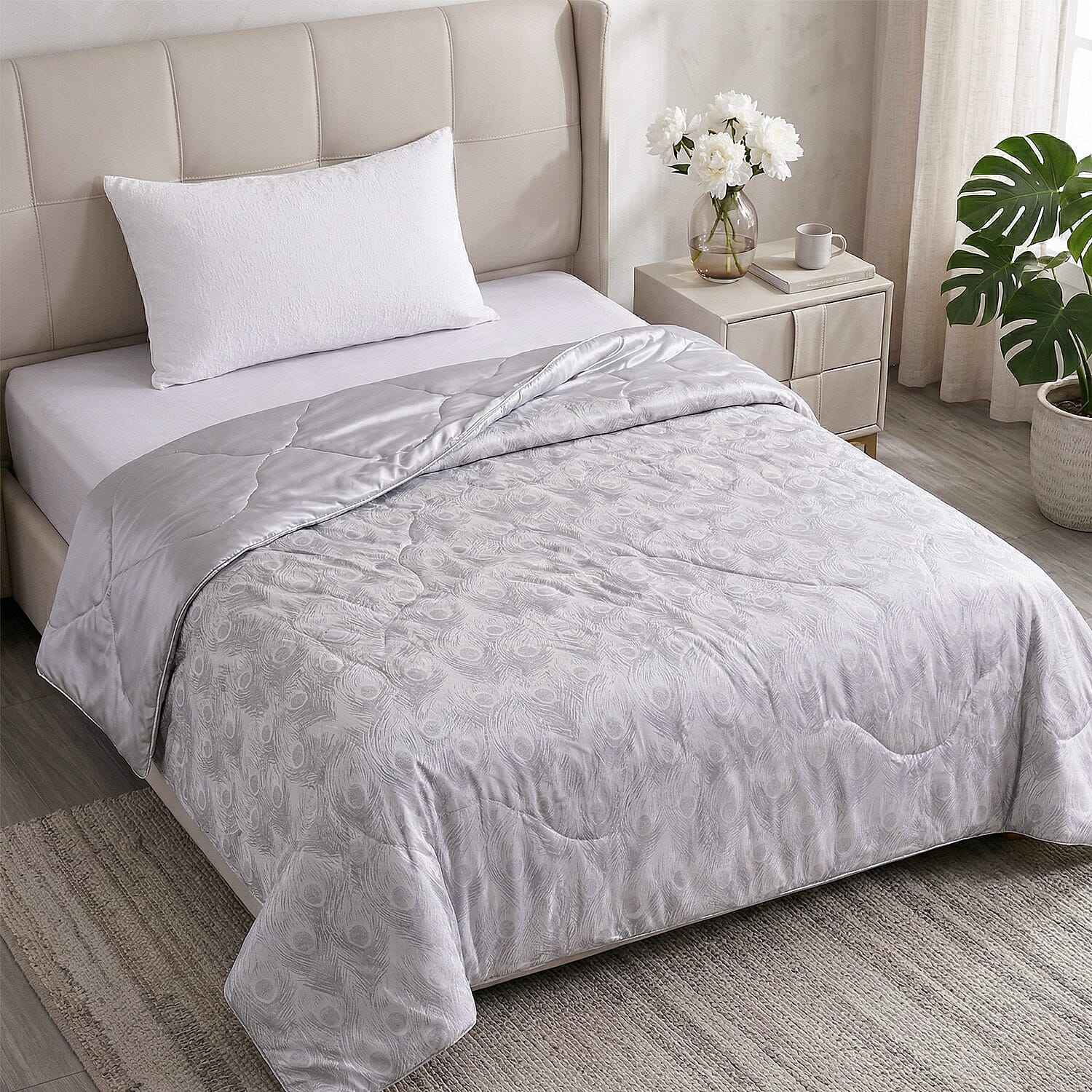 Hush Haven Printed Reversible Cooling Quilt with Mulberry Silk Filling(150x200 cm) - Silver