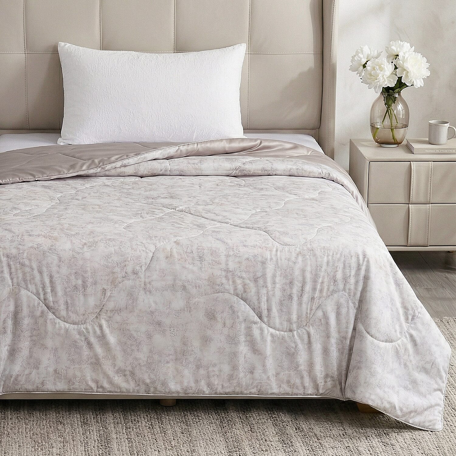 Hush Haven Printed Reversible Cooling Quilt with Mulberry Silk Filling(150x200 cm) - Champagne