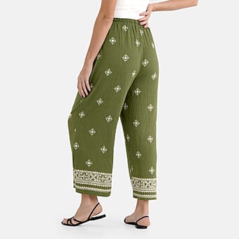 https://tjcuk.sirv.com/Products/84/1/8415013/La-Marey-Printed-Jean-and-Pant-Trouser-Size-S-M-Green_8415013_2.jpg?w=342&h=342