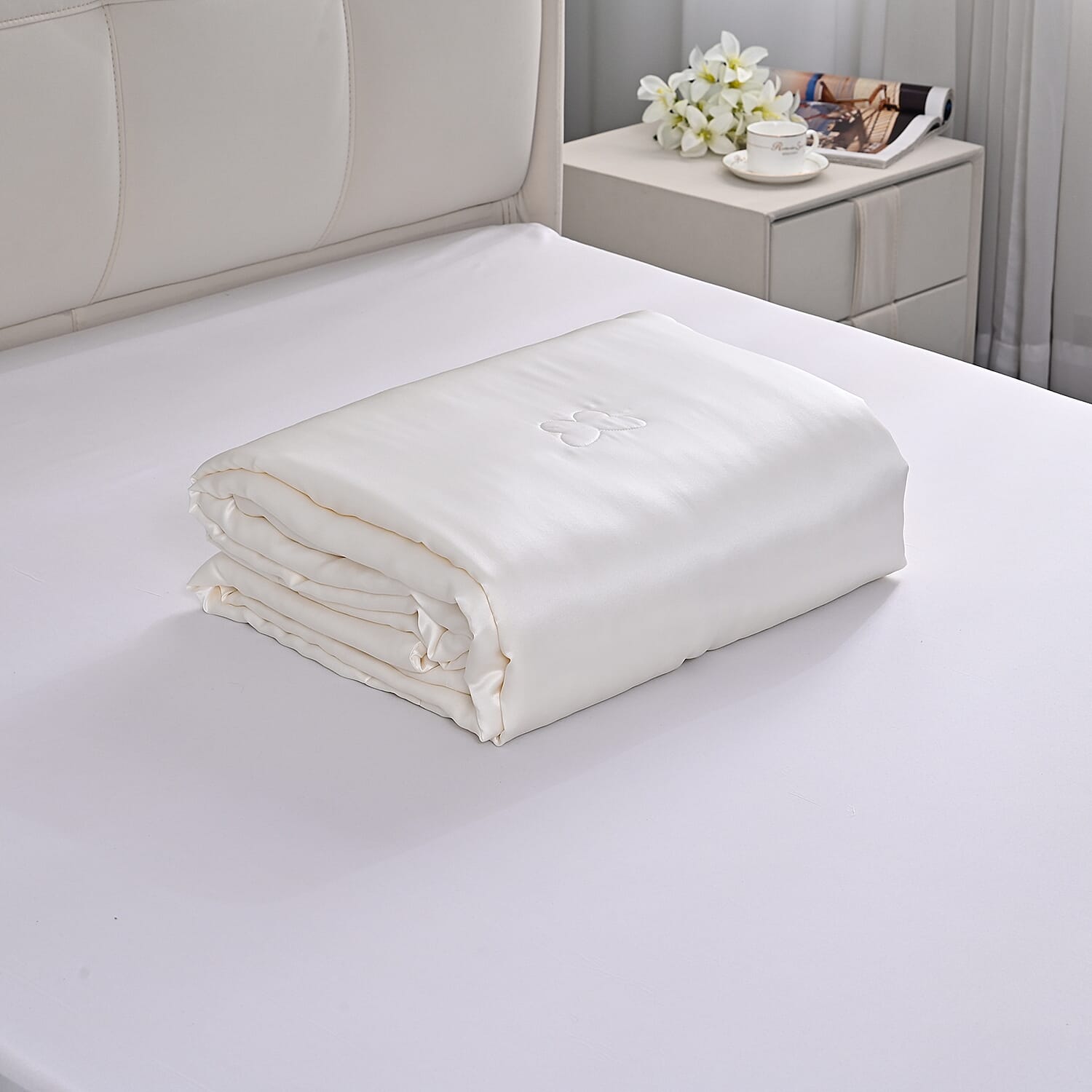 LA Marey Signature Mulberry Silk Patterned Comforter and Duvet