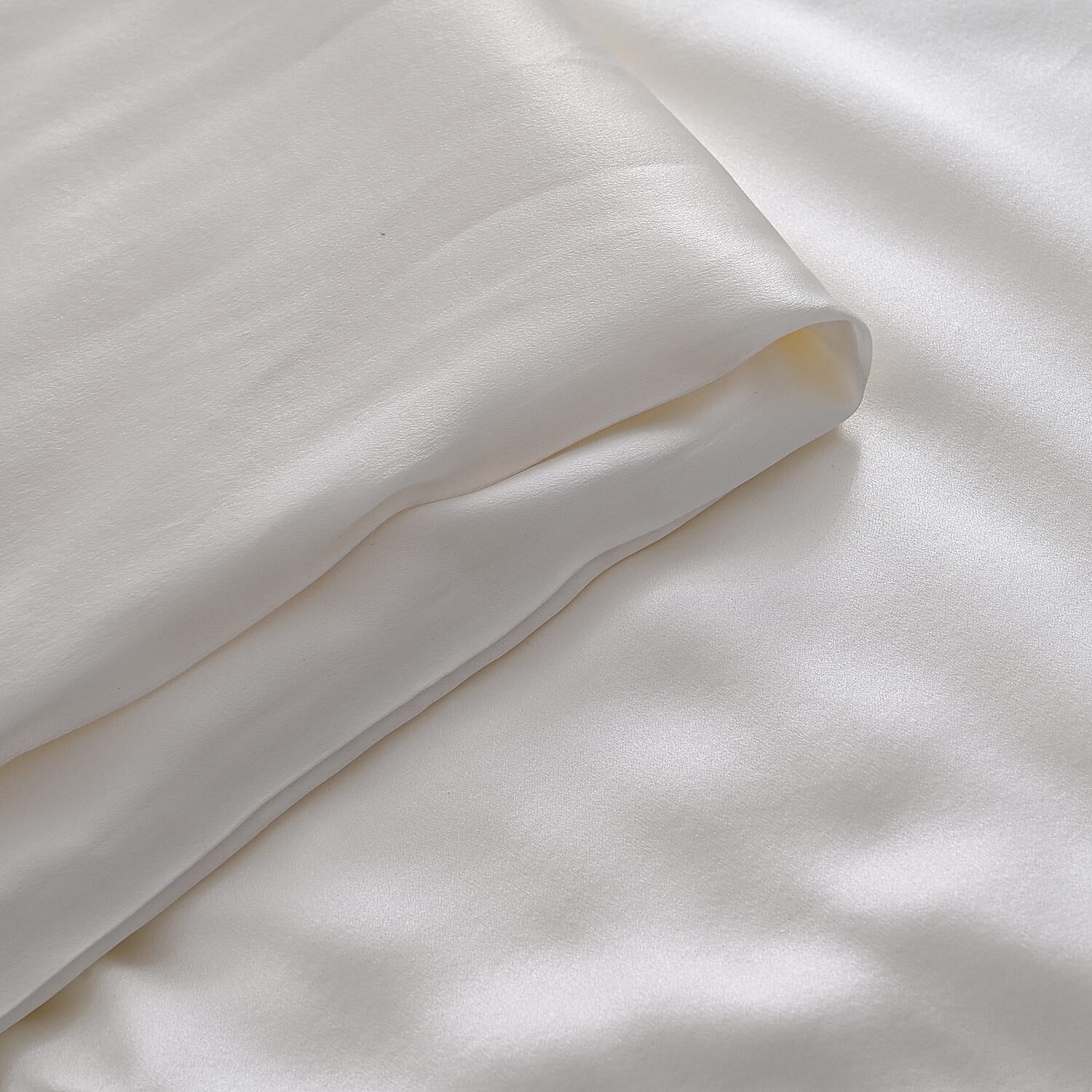 LA Marey Signature Mulberry Silk Patterned Comforter and Duvet